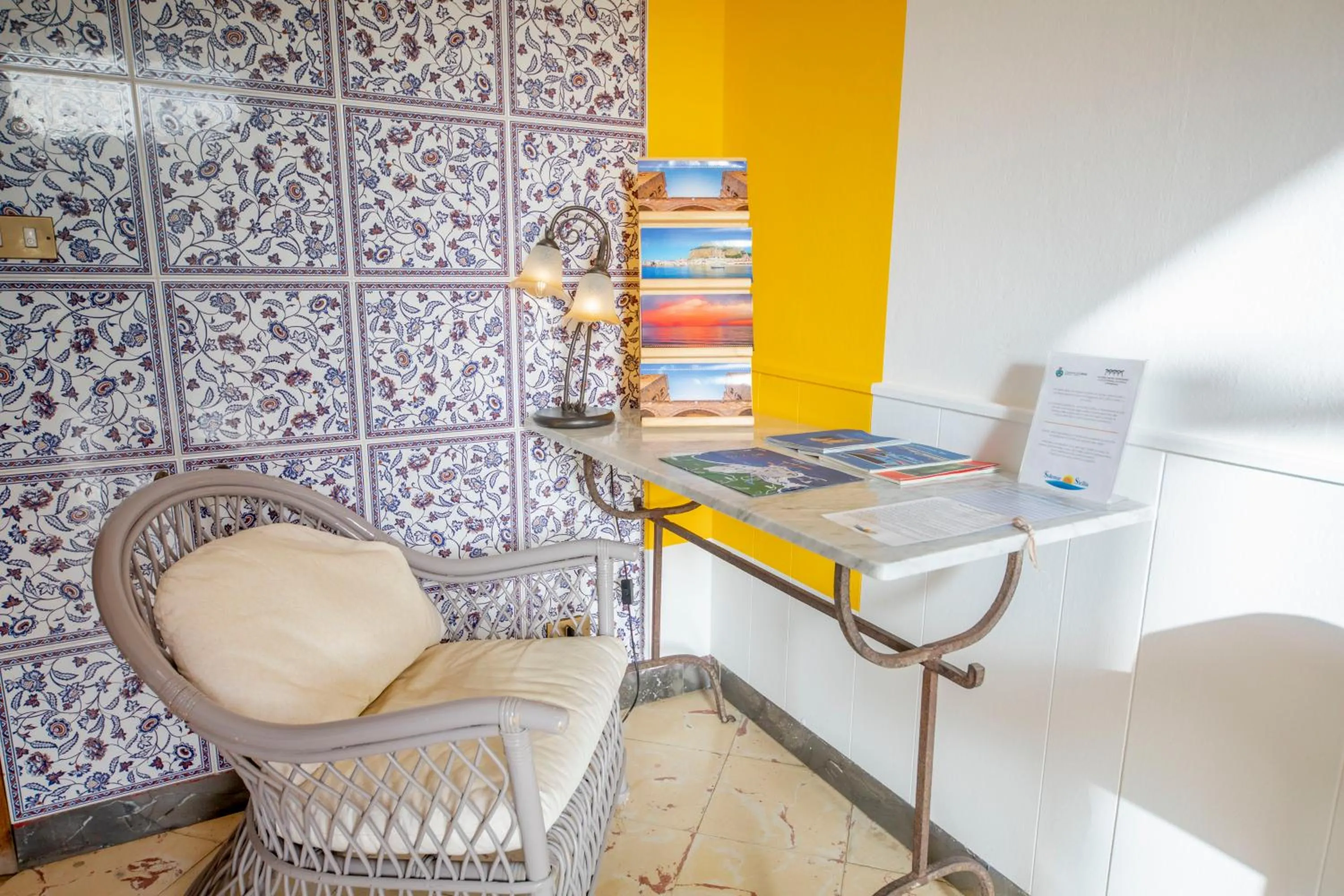 Seating area in Villa Caterina - Solemar Sicilia