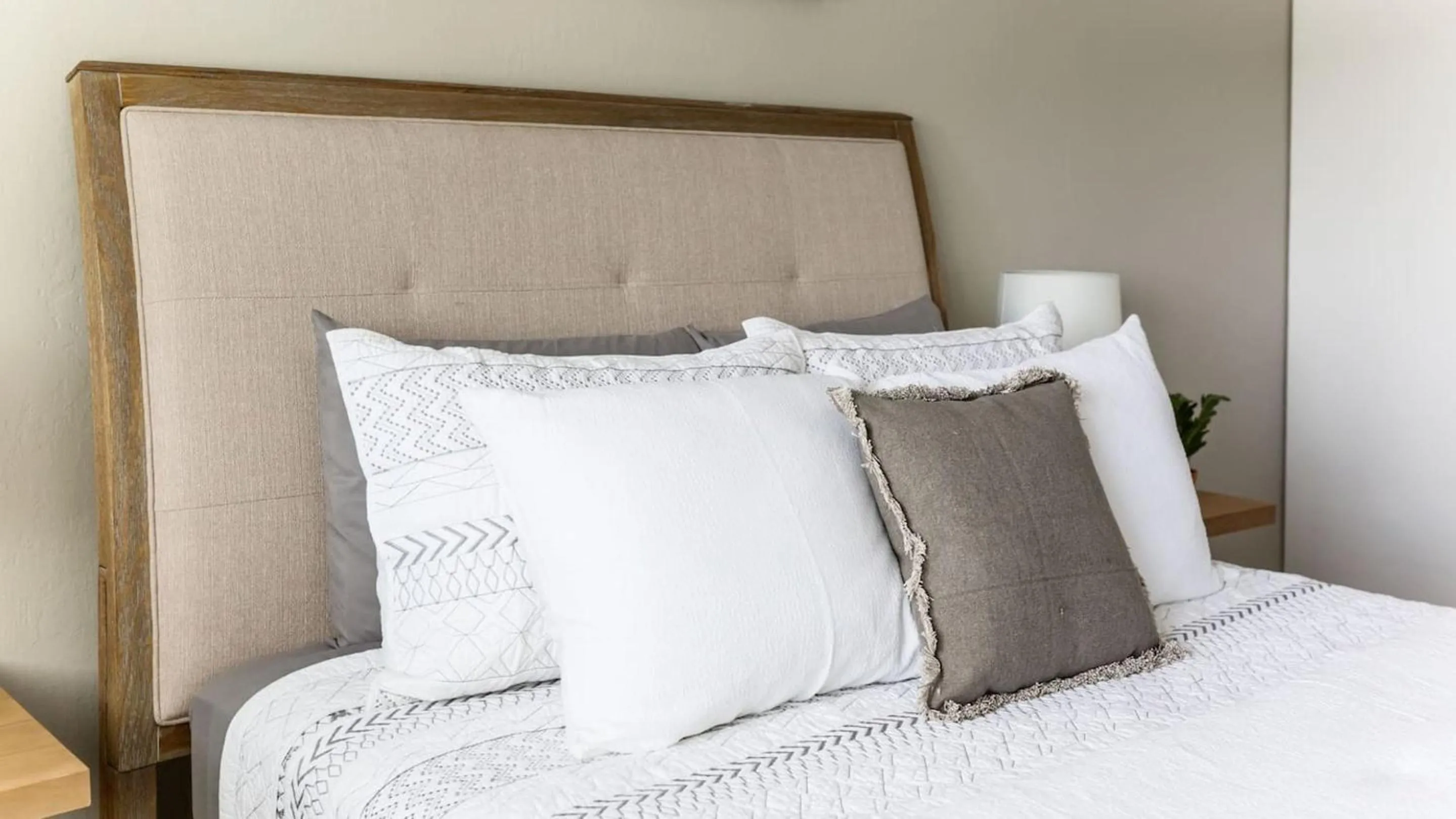 Other, Bed in Updated Condo in A Old Town Scottsdale Location