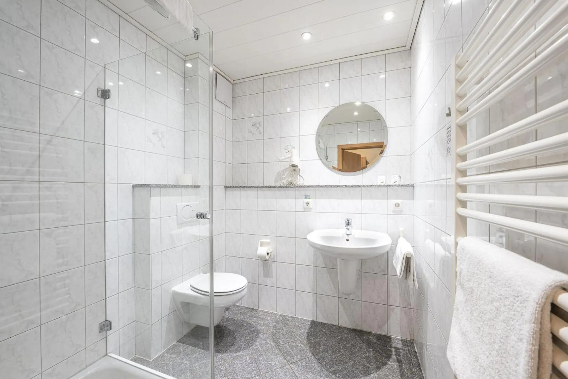 Shower in Hotel Heilemann