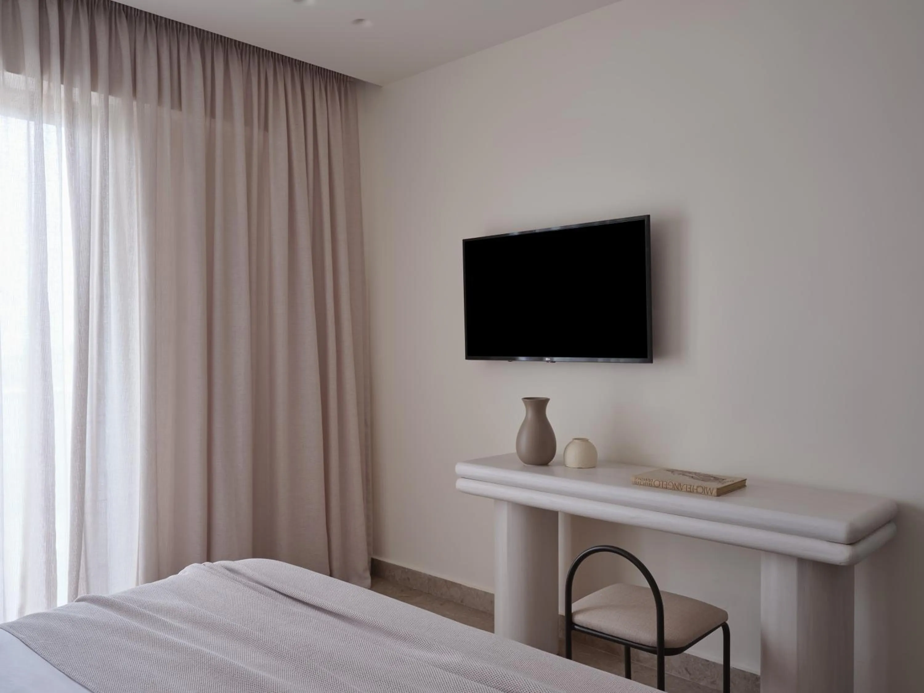 TV and multimedia, Bed in Atlantica Thalassa Hotel