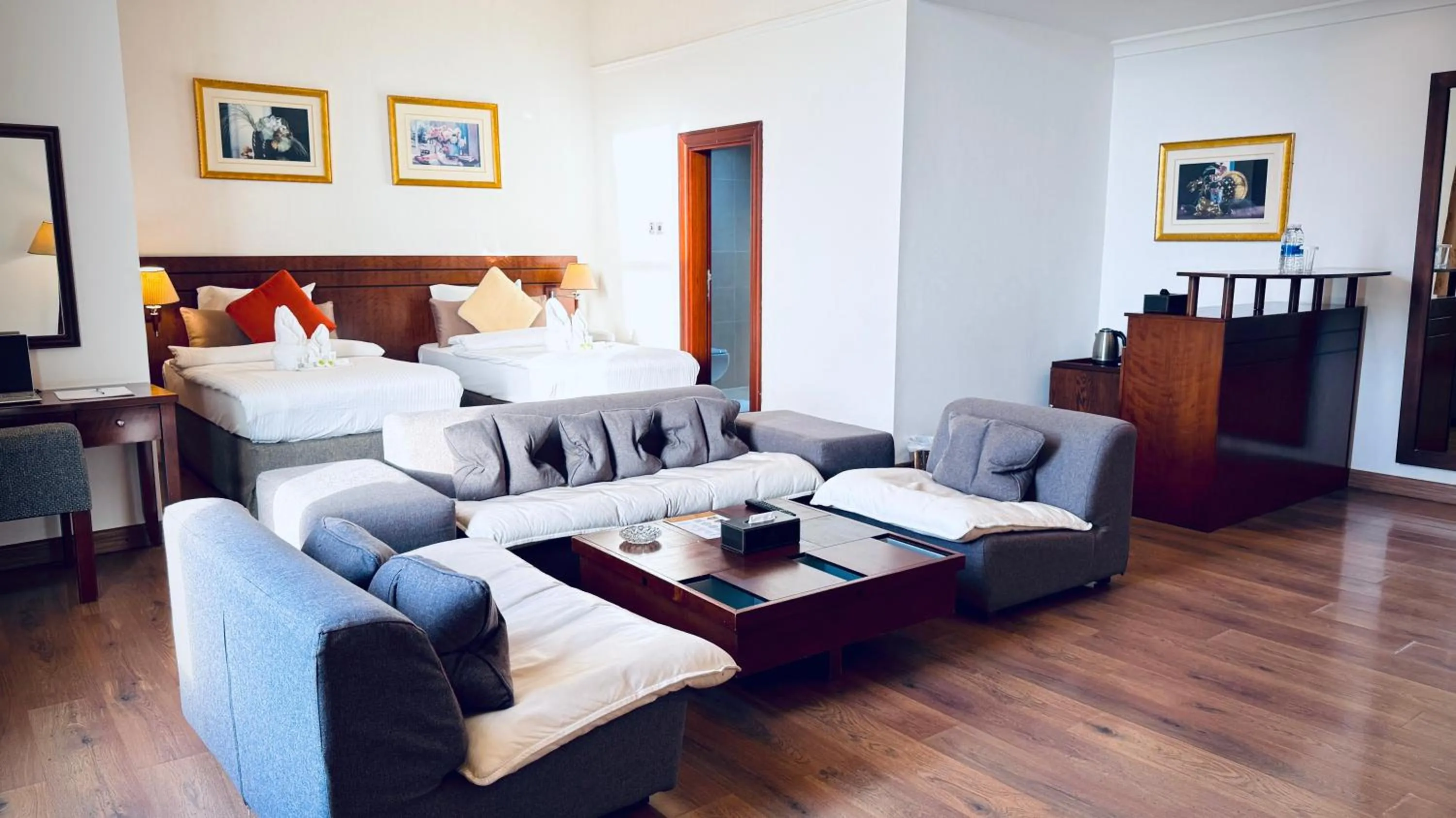 Bedroom, Bed in Le Jazz Hotel