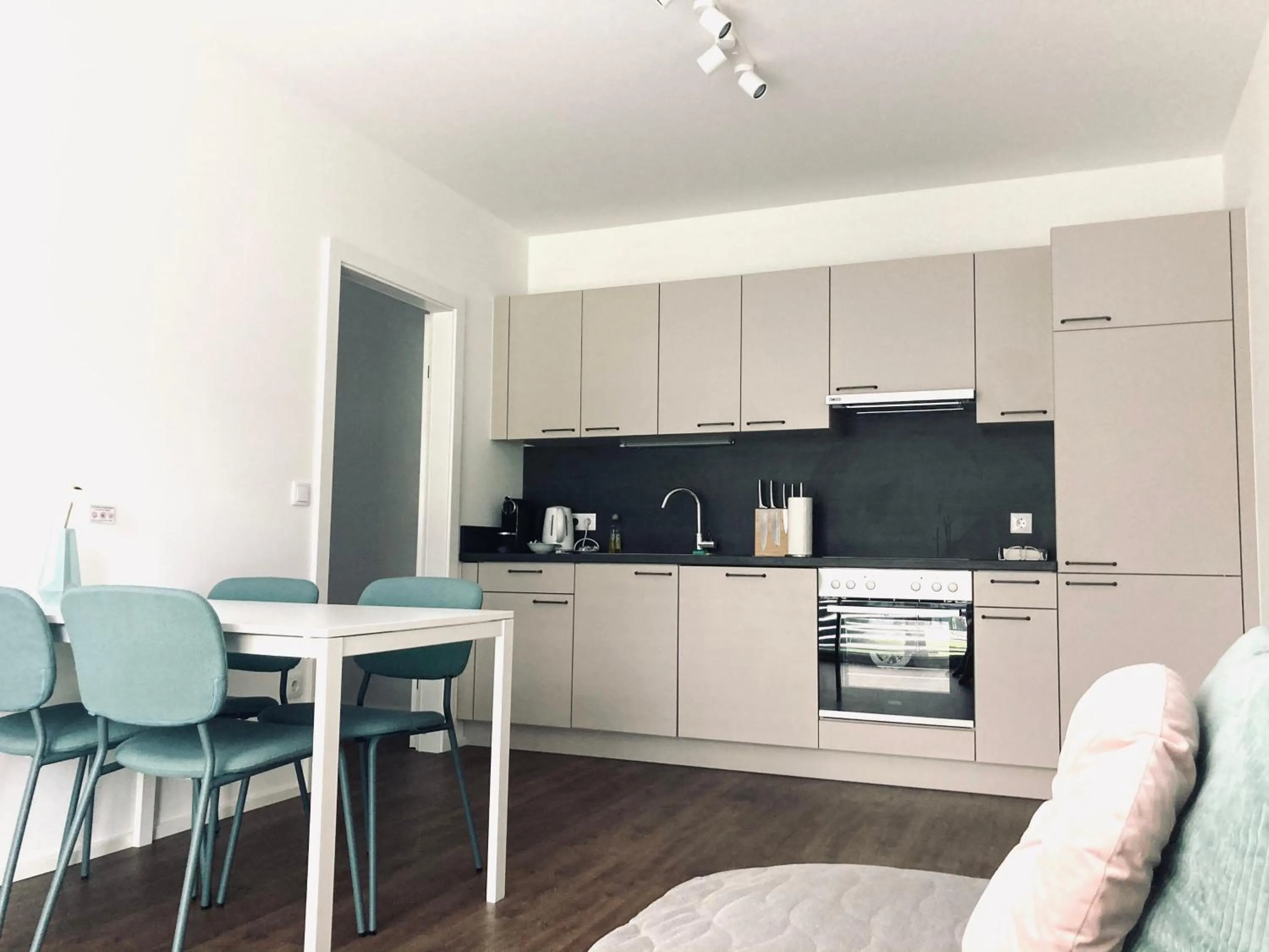 Kitchen or kitchenette in APSTAY Eggenberg I Self Check-in I Parking option