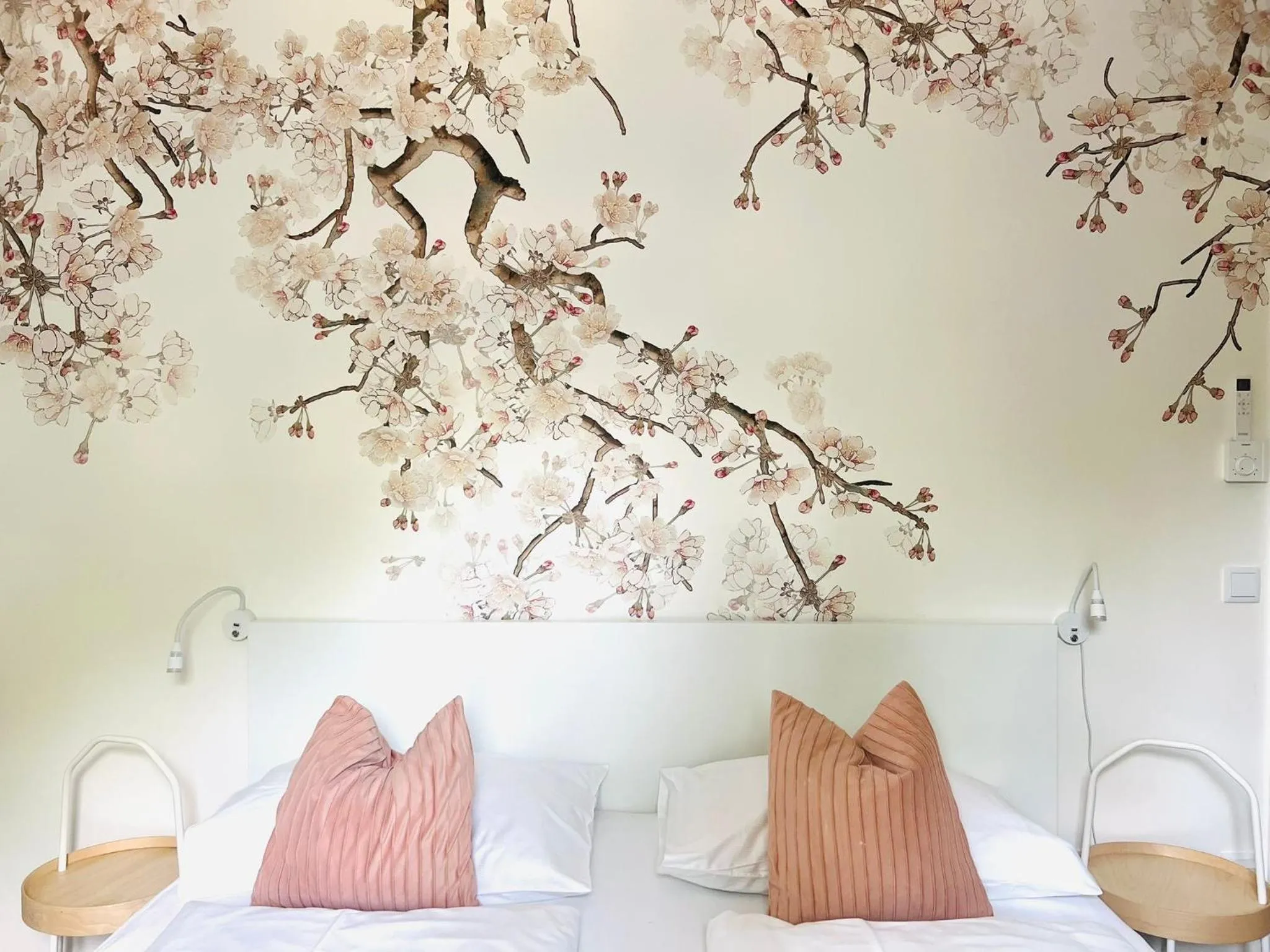 Bed in APSTAY Eggenberg I Self Check-in I Parking option