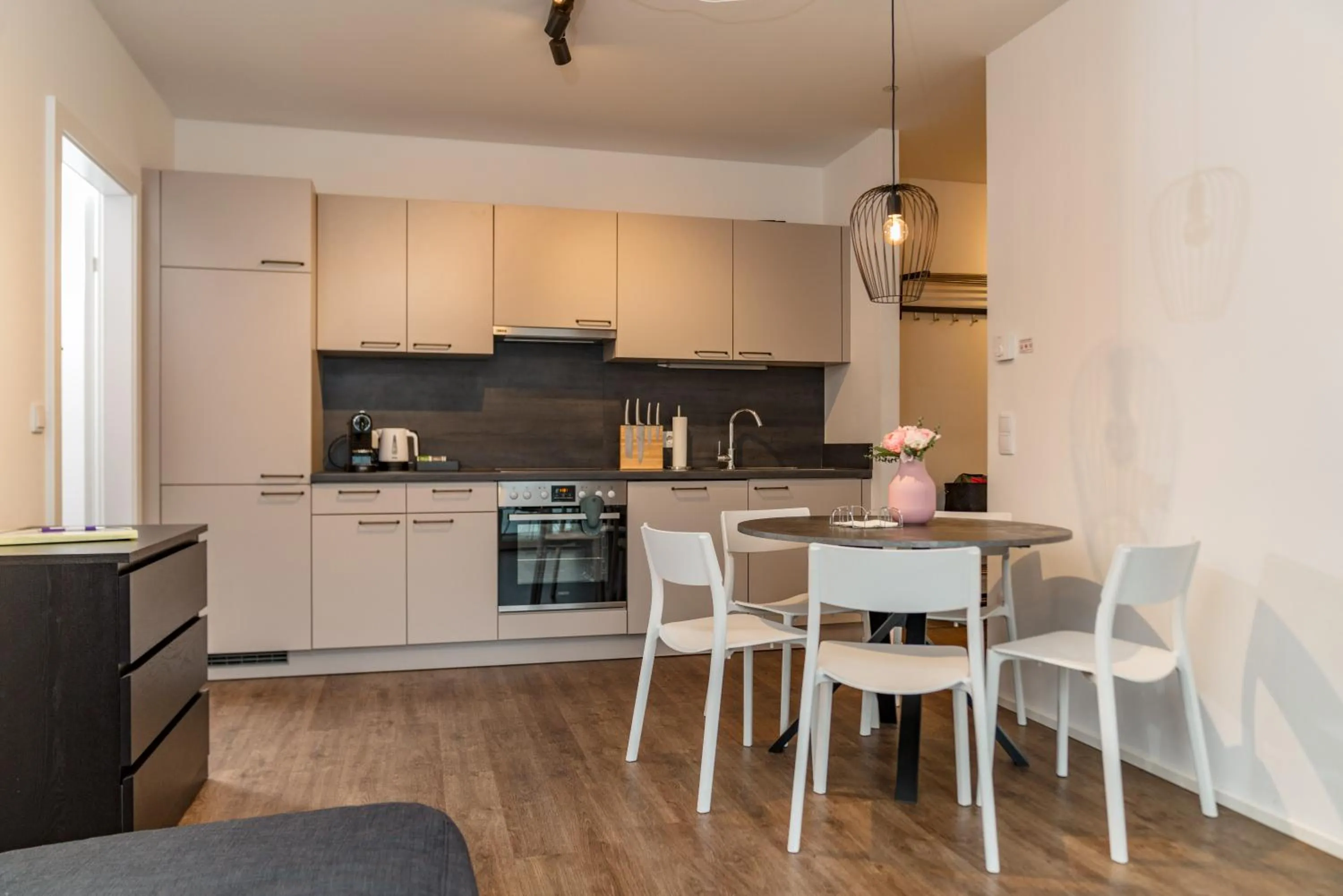 Kitchen or kitchenette in APSTAY Eggenberg I Self Check-in I Parking option