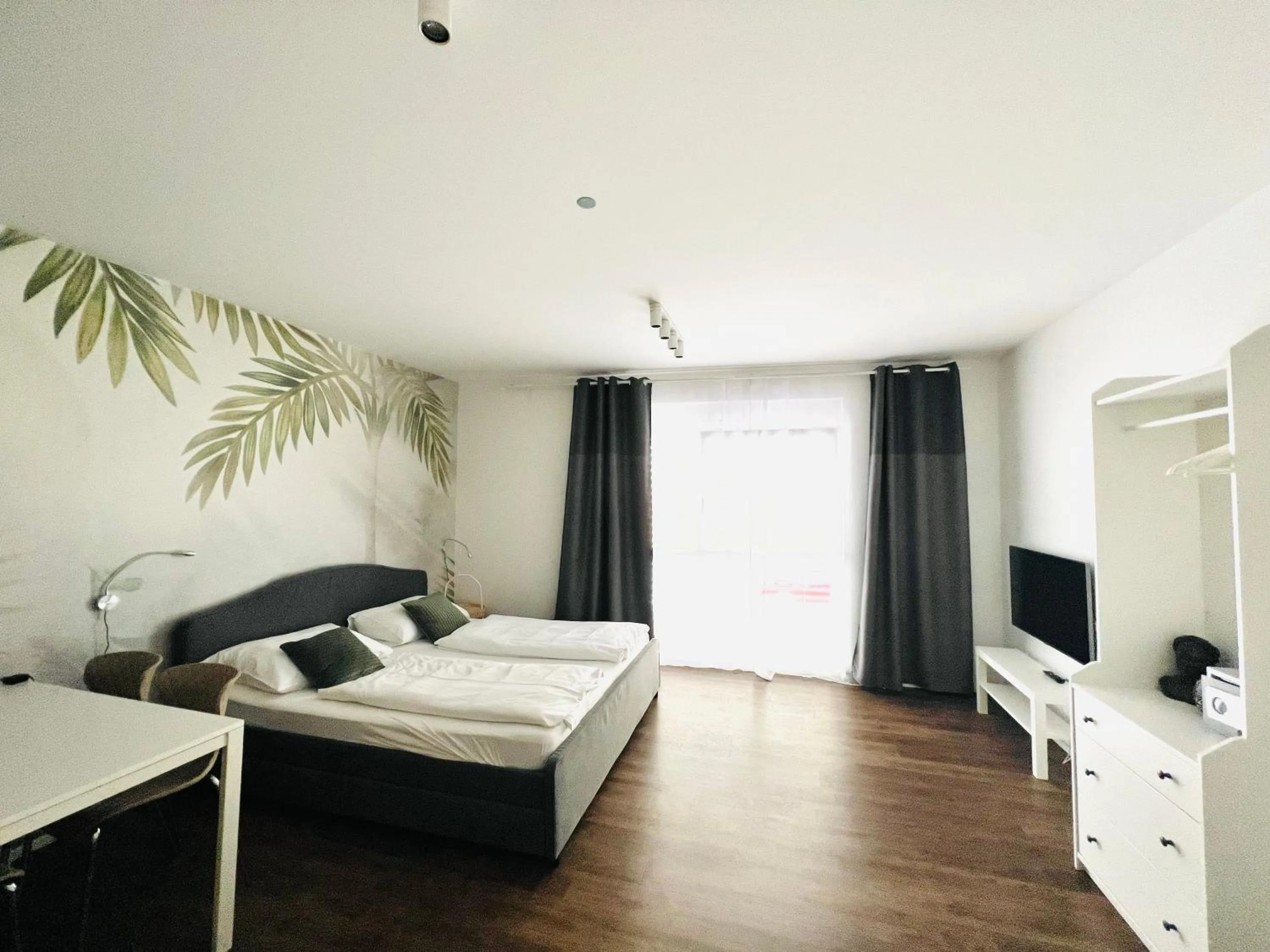 Photo of the whole room, Bed in APSTAY Eggenberg I Self Check-in I Parking option