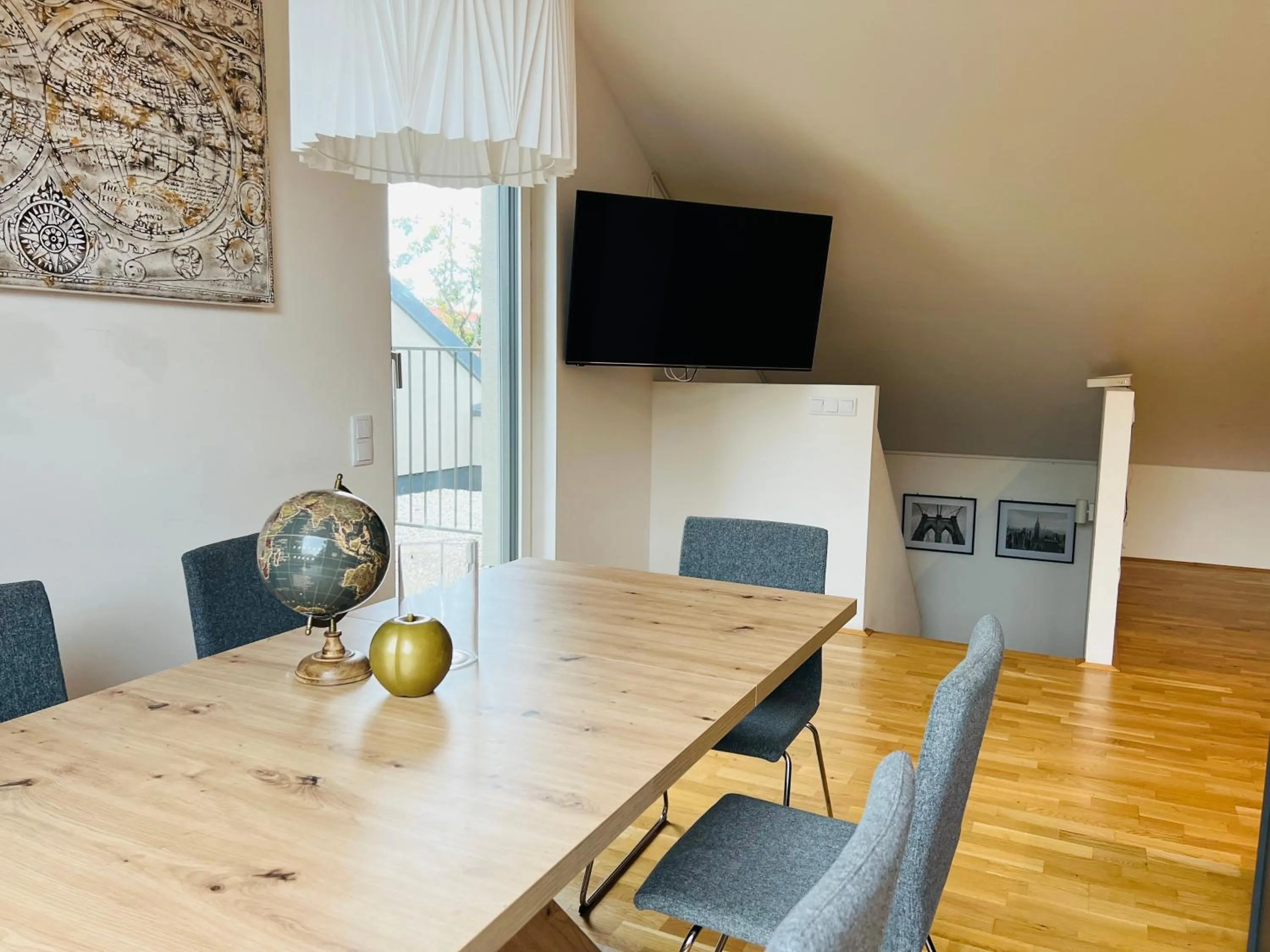 TV and multimedia in APSTAY Eggenberg I Self Check-in I Parking option