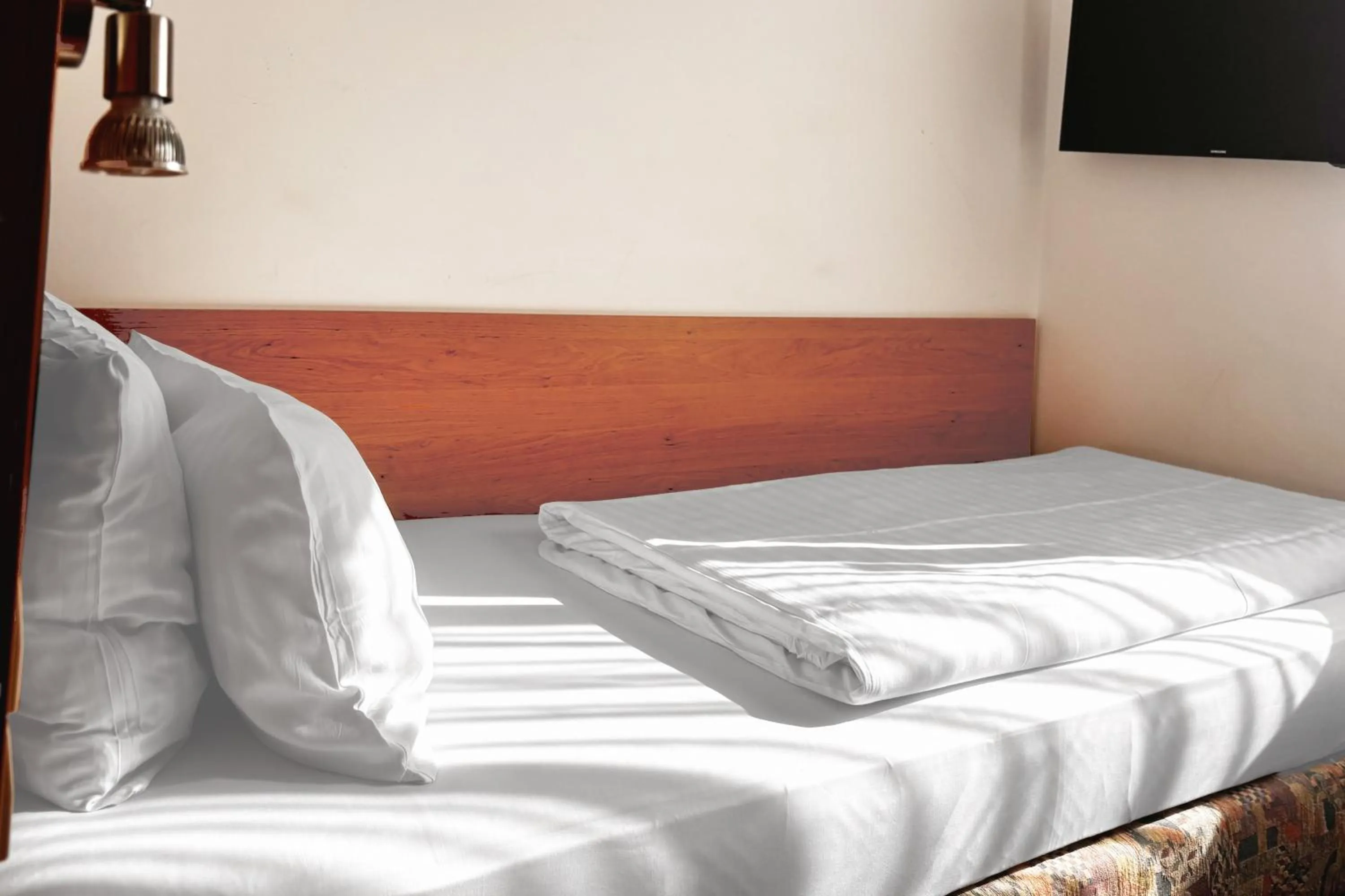 Photo of the whole room, Bed in Novum Hotel Bruy