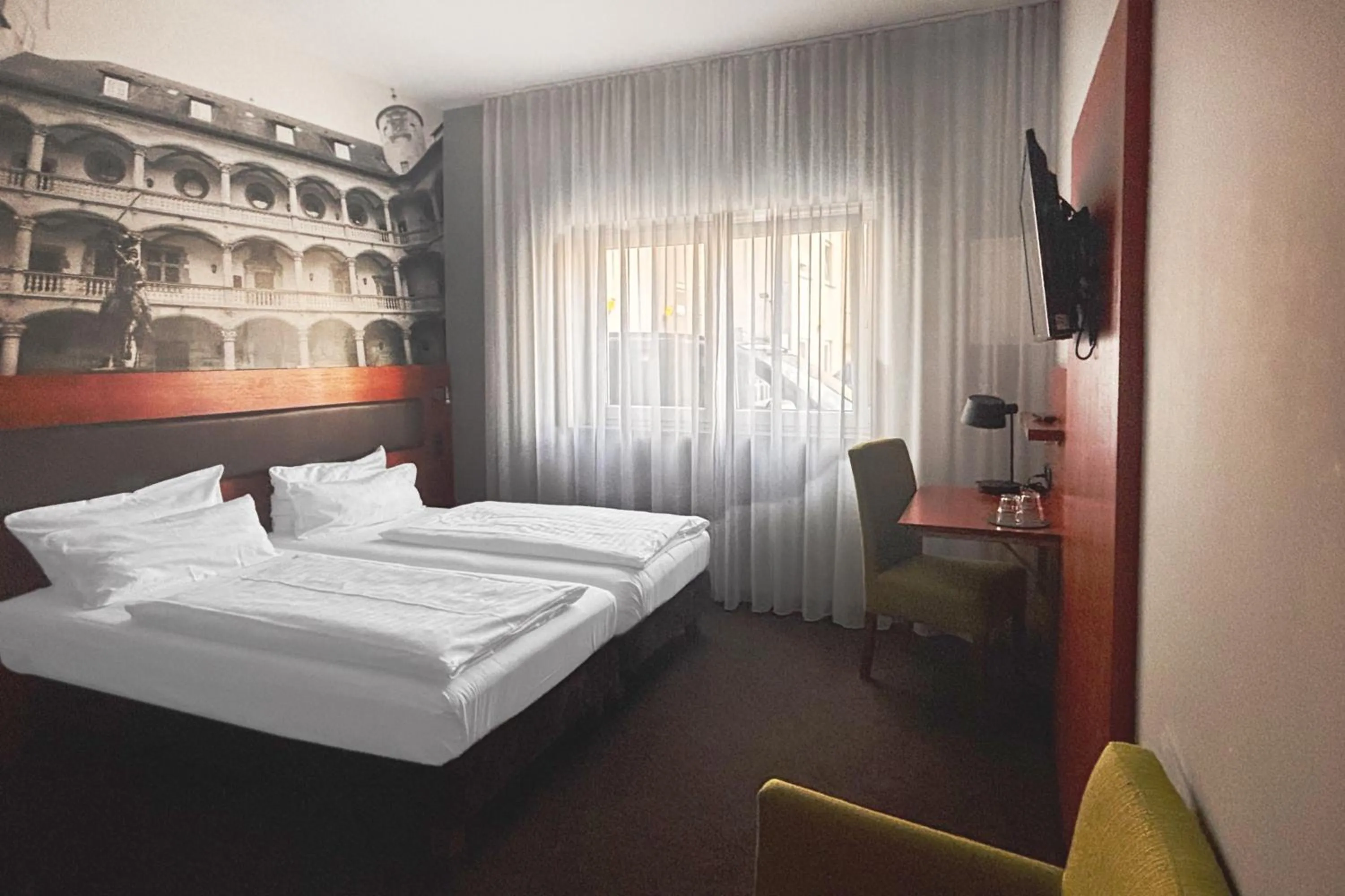 Photo of the whole room, Bed in Novum Hotel Bruy