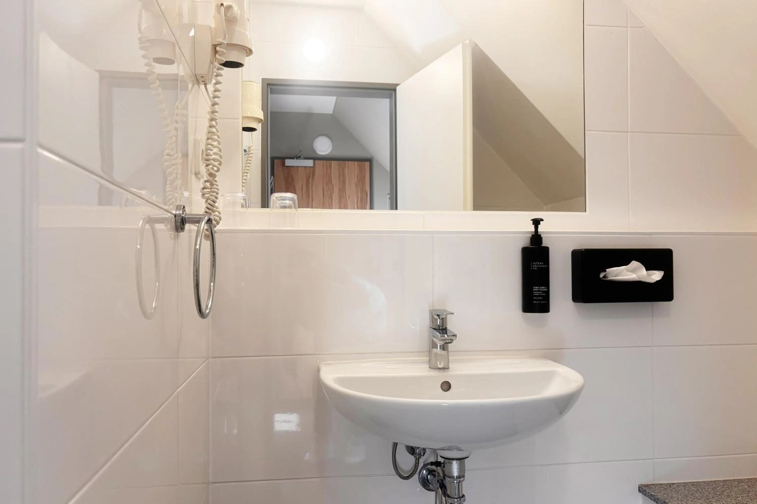 Photo of the whole room in Novum Hotel Bruy