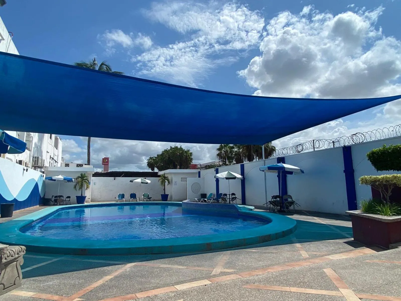 Swimming pool in Hotel San Diego