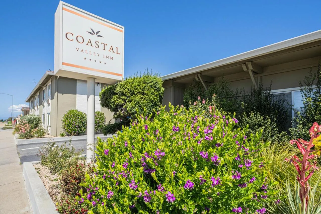 Coastal Valley Inn