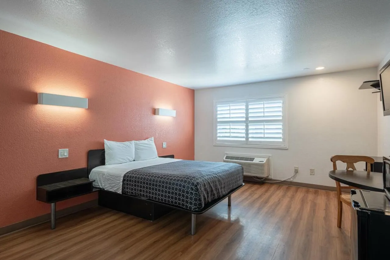 Bed in Coastal Valley Inn