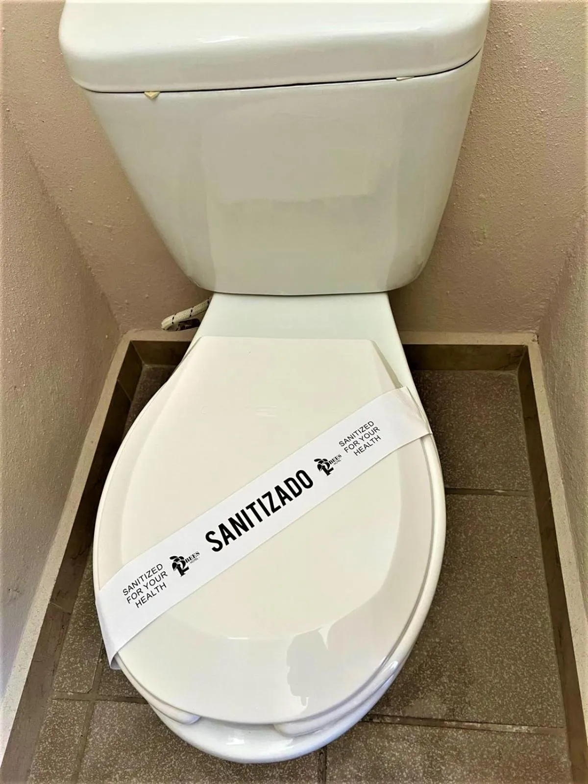 Toilet in Hotel 12 BEES by Kavia