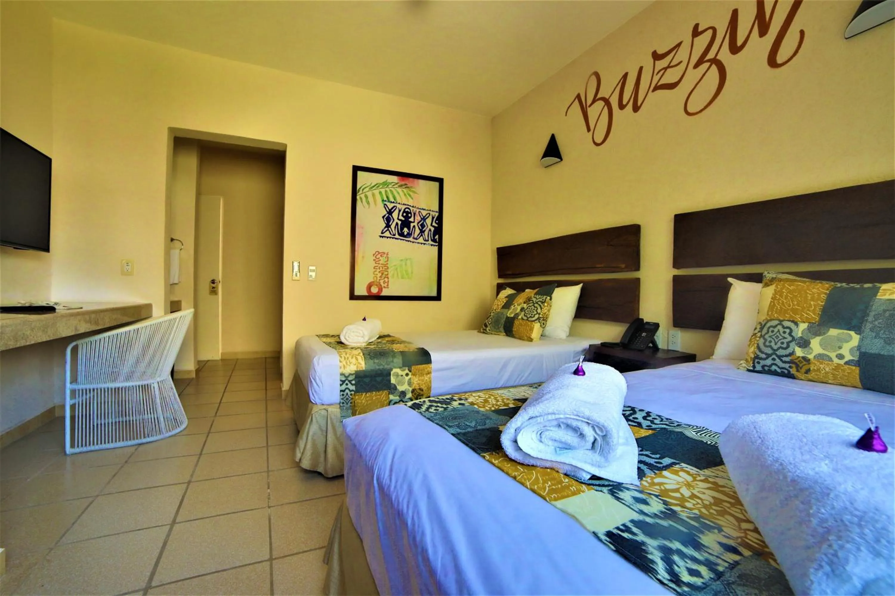 Photo of the whole room, Bed in Hotel 12 BEES by Kavia