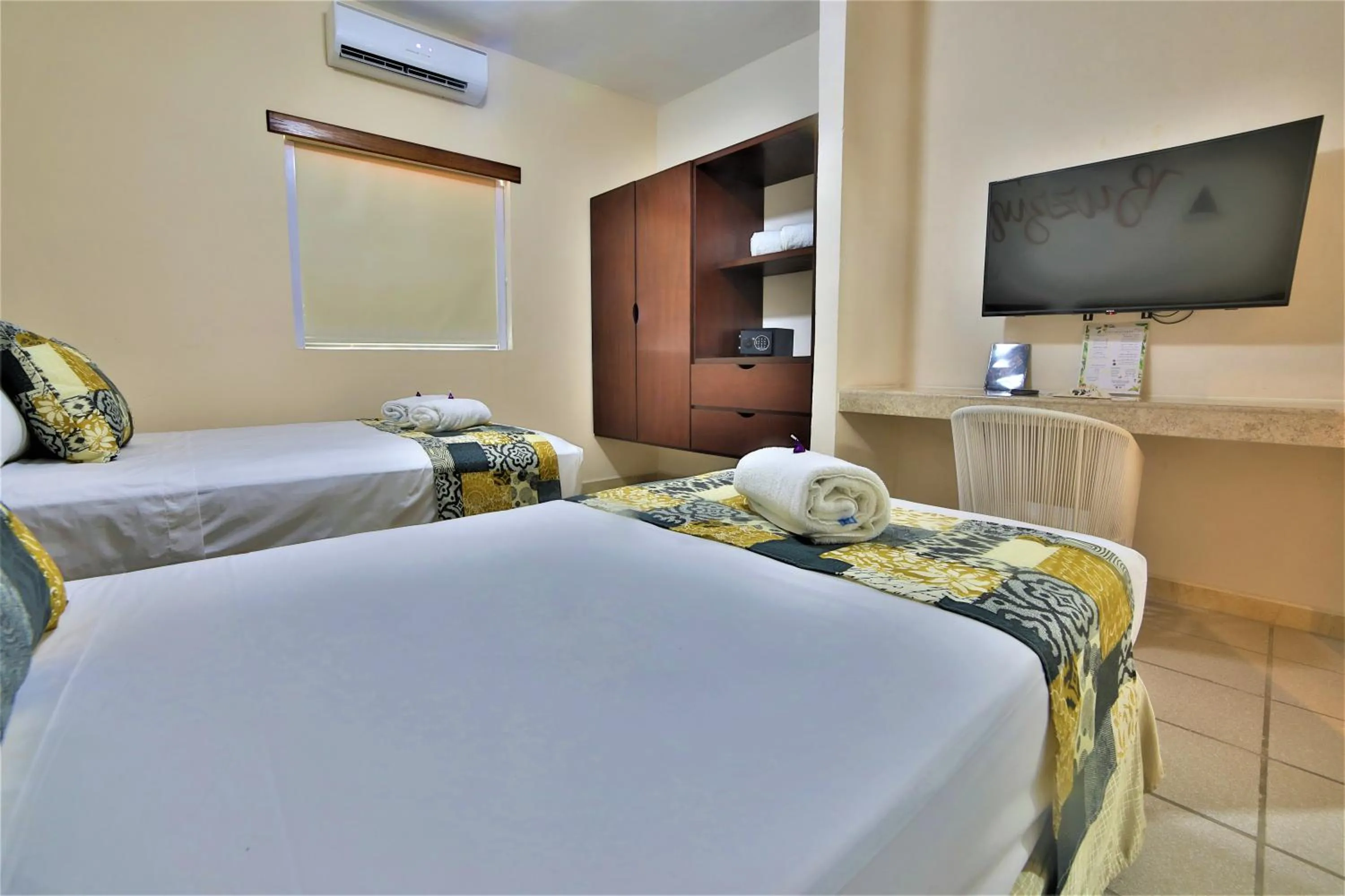 Photo of the whole room, Bed in Hotel 12 BEES by Kavia