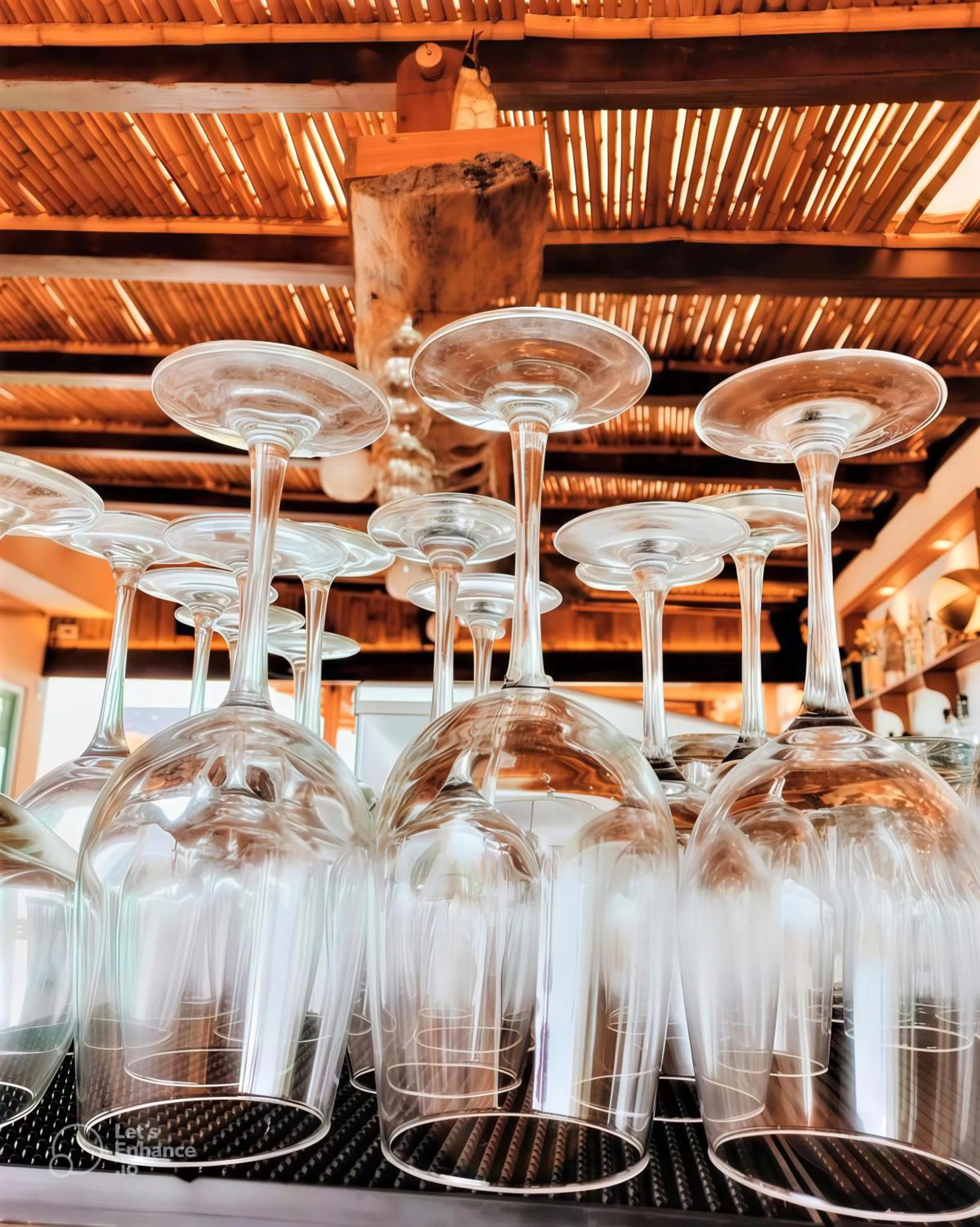 Restaurant/places to eat in Hotel 12 BEES by Kavia