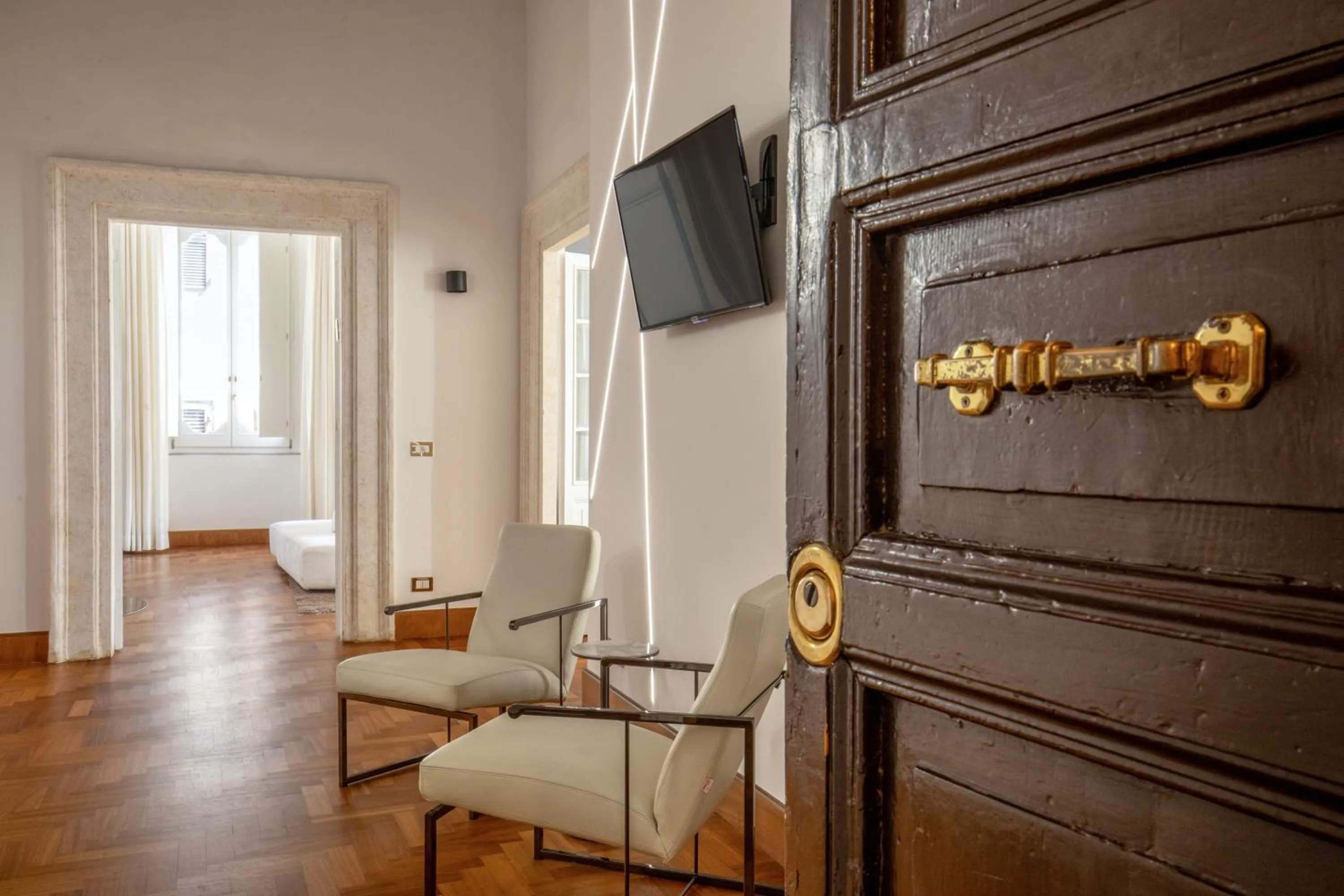 Facade/entrance in HOTEL VITE - By Naman Hotellerie