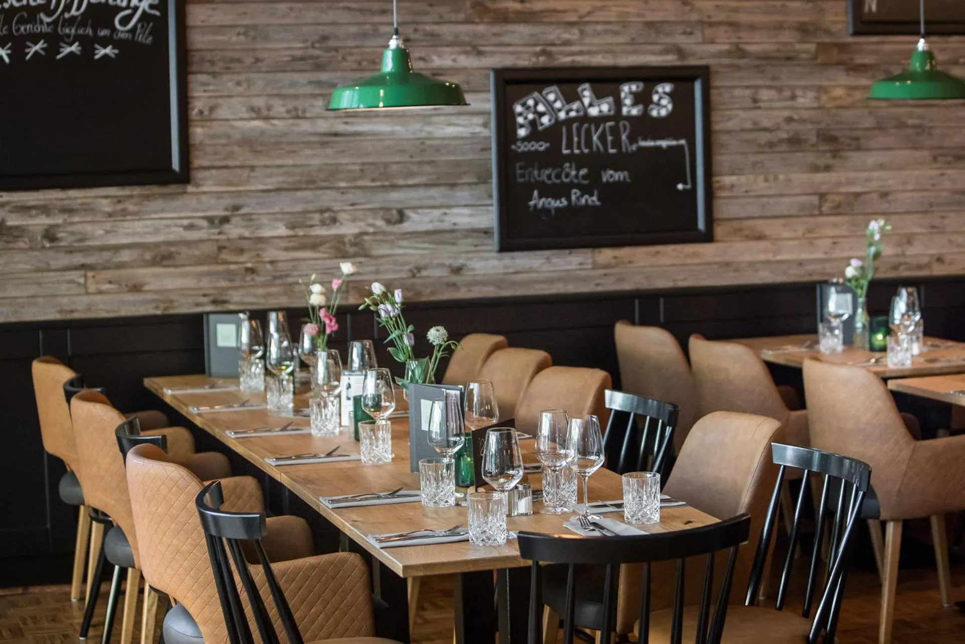 Restaurant/places to eat in Hotel Nickisch