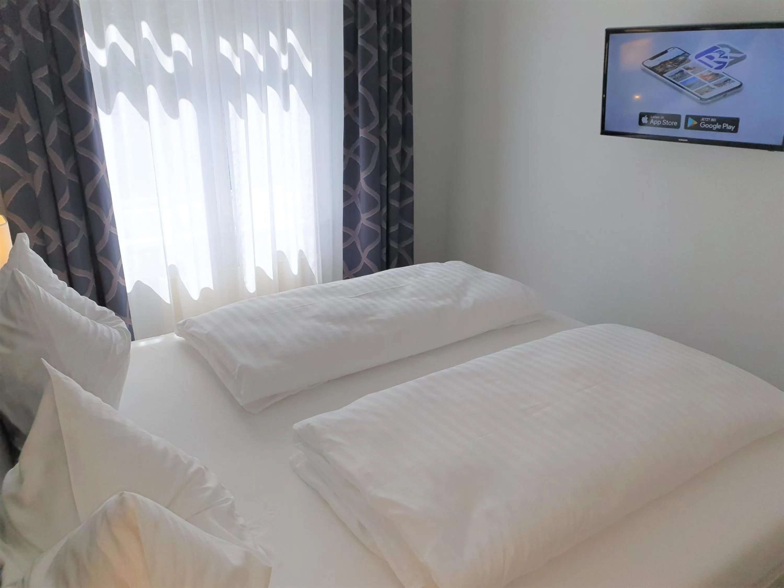 Bedroom, Bed in R&R Hotel Strandallee