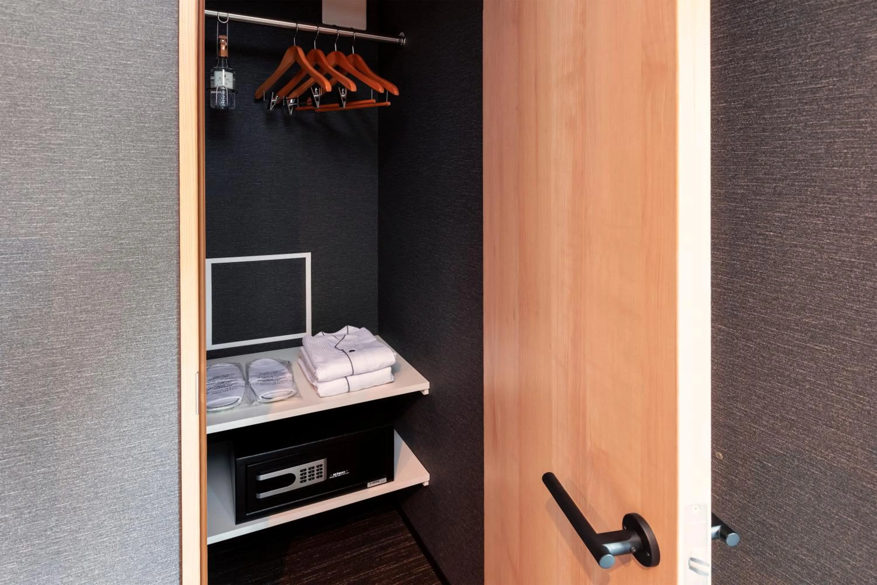 Area and facilities in Rinn Horikawa Gojo