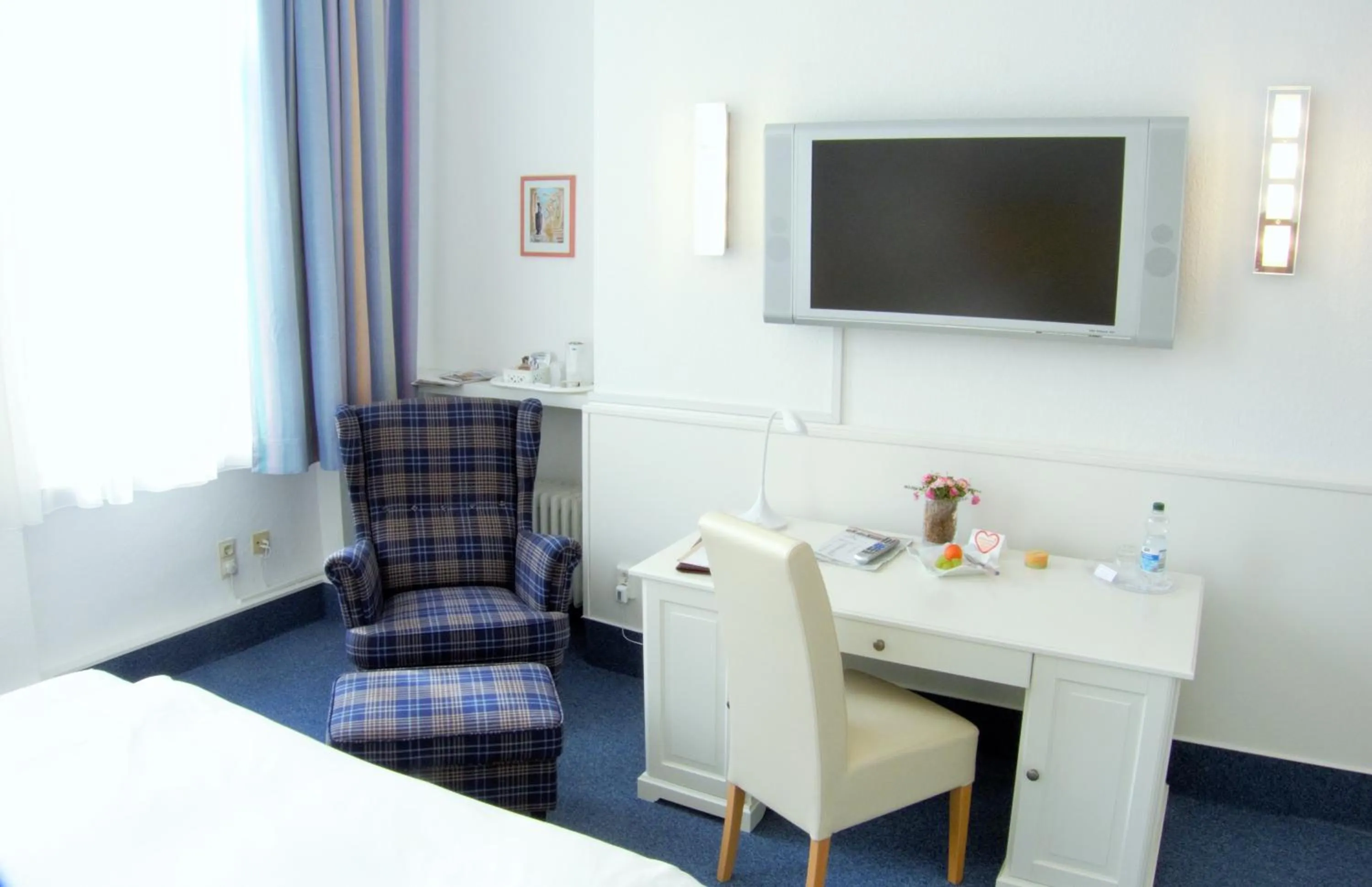 Photo of the whole room, Bed in Hotel Alpha