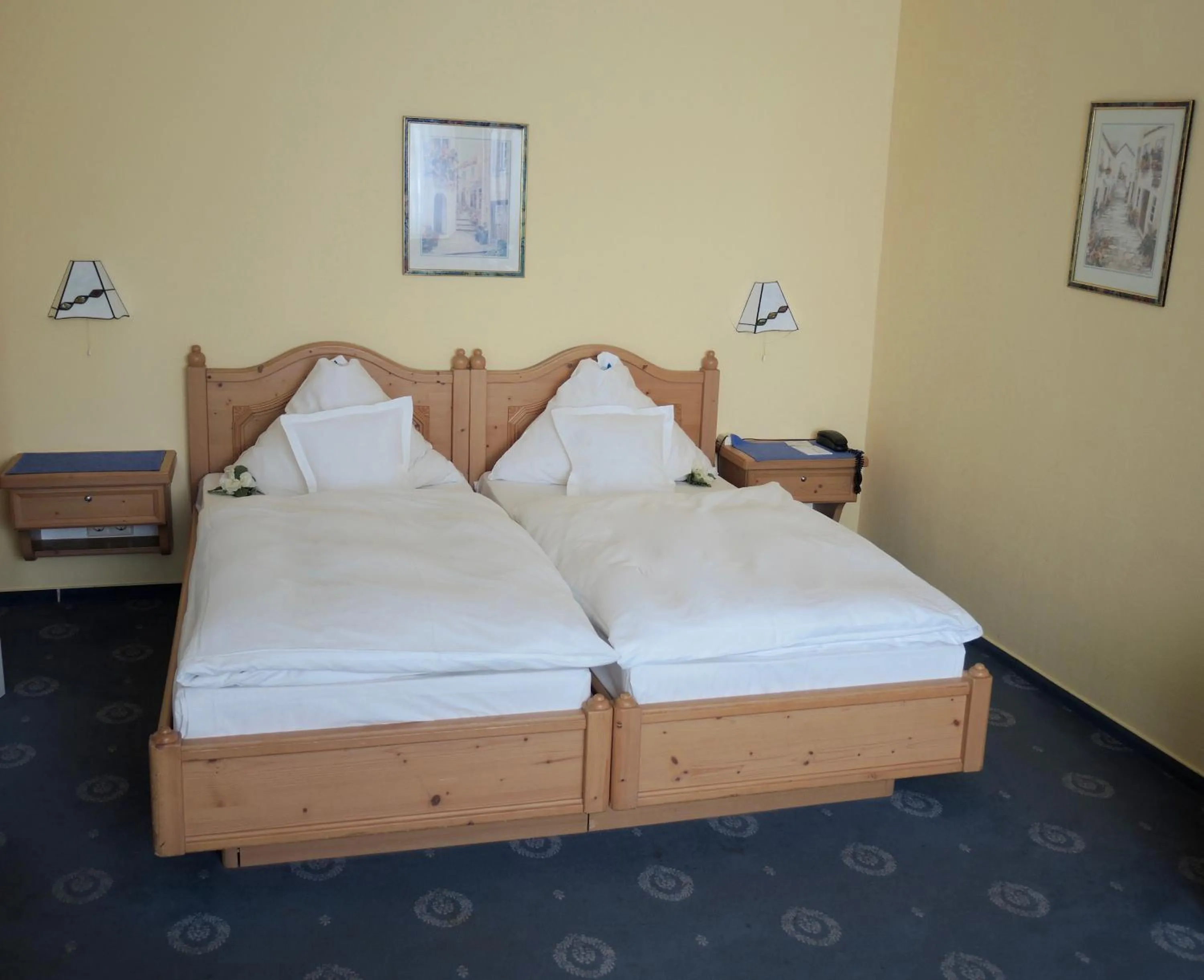 Bedroom, Bed in Hotel Alpha