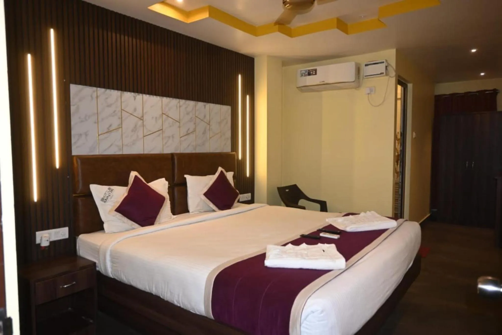 Bed in Hotel Runway Inn