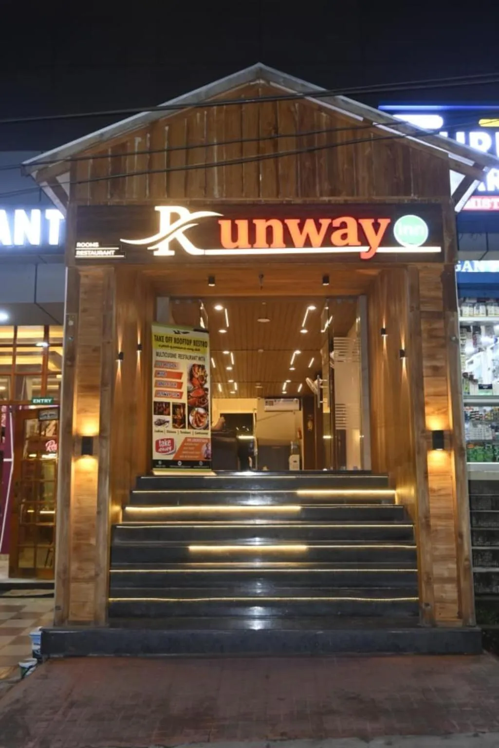 Facade/entrance in Hotel Runway Inn