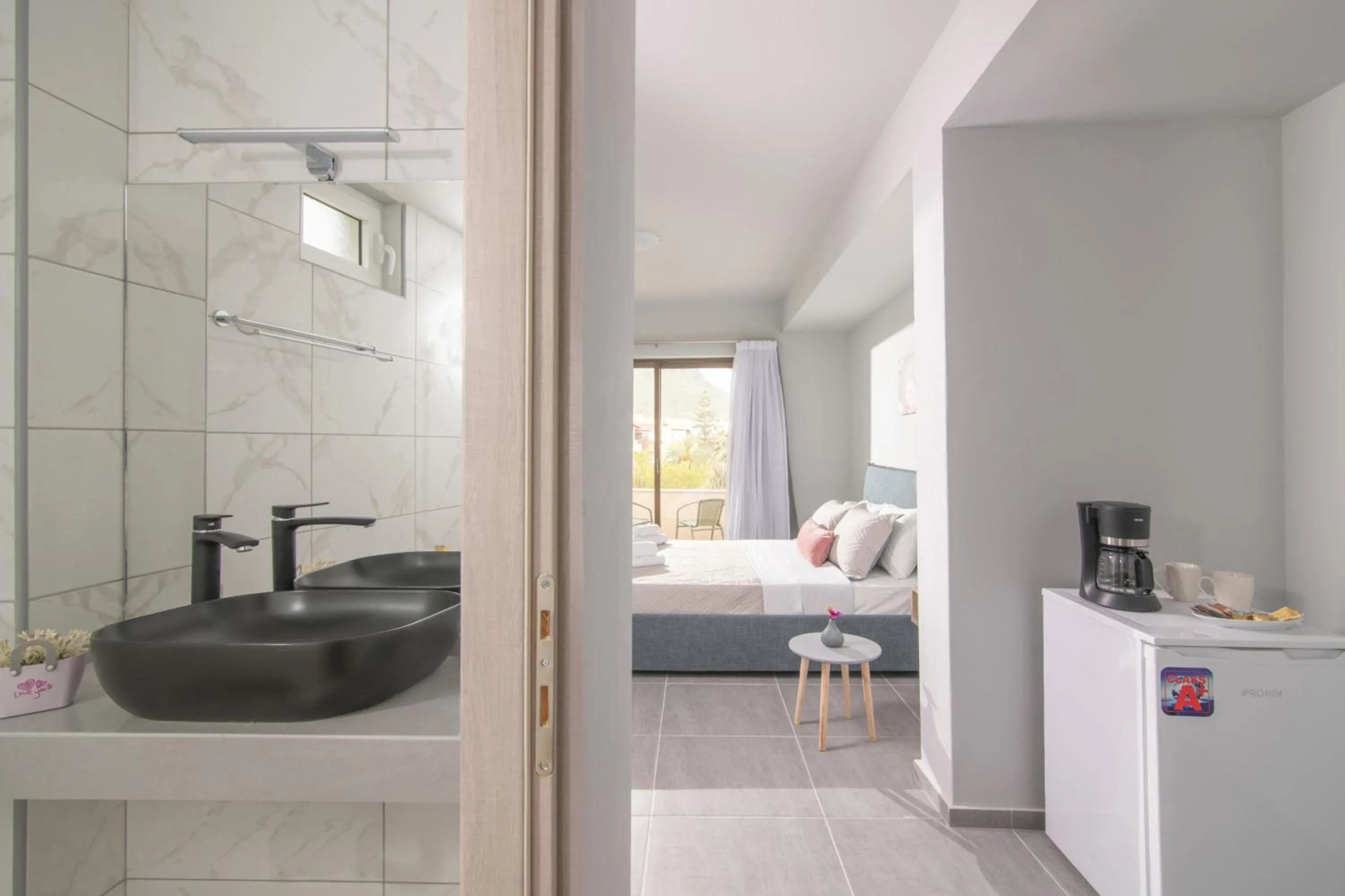 Photo of the whole room in Golden Sunlight Hotel by Estia