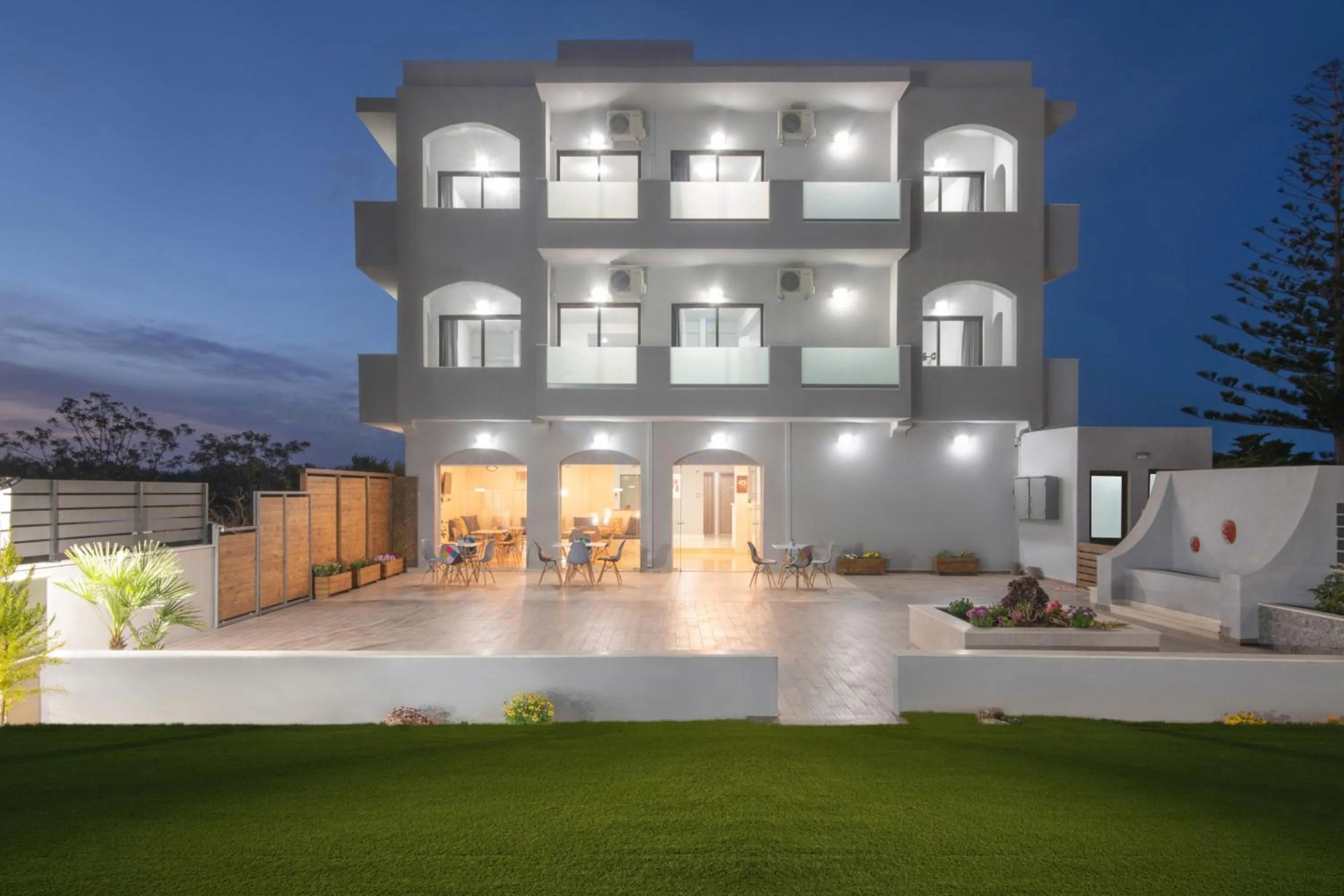 Property building in Golden Sunlight Hotel by Estia