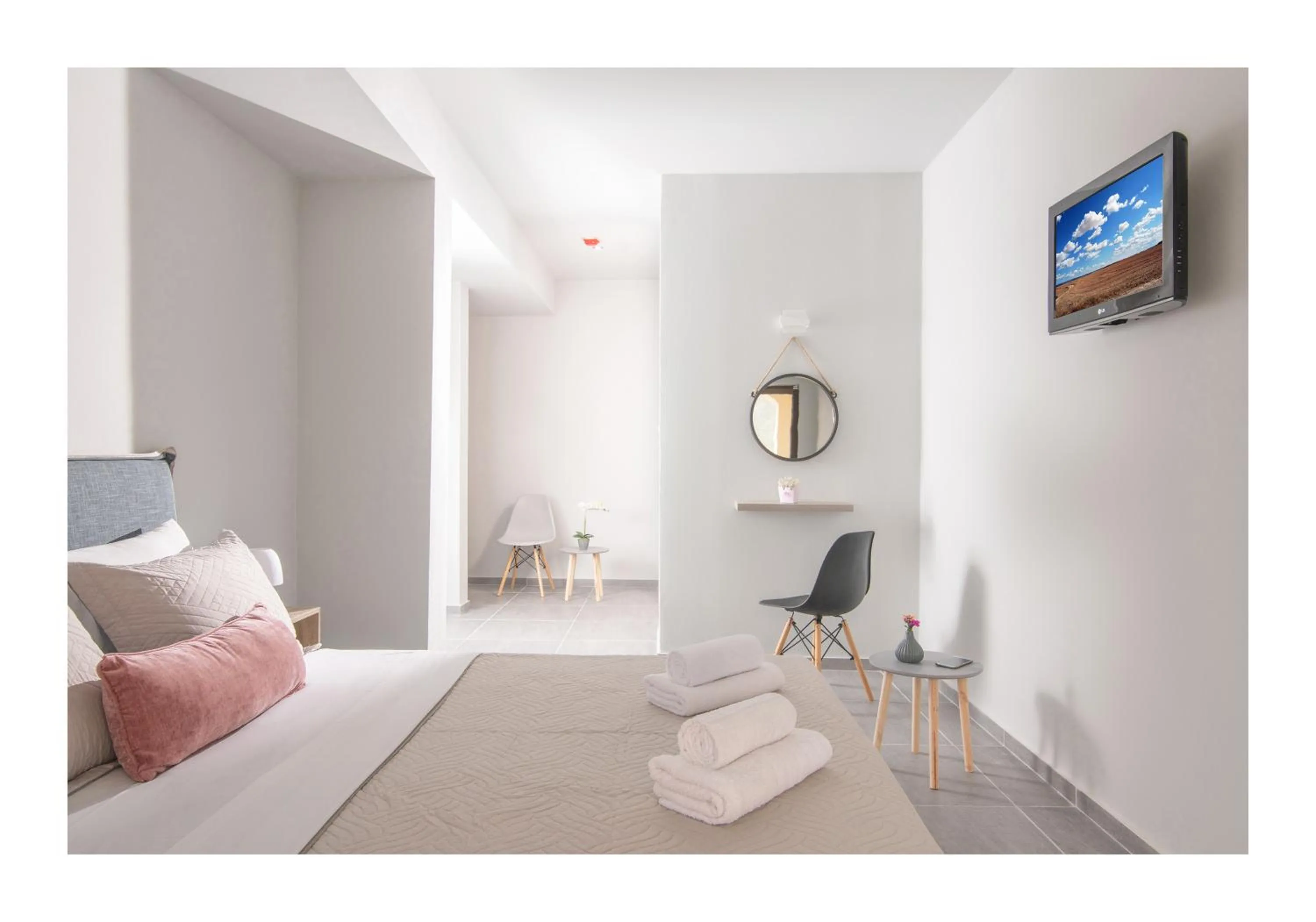 TV and multimedia, Bed in Golden Sunlight Hotel by Estia