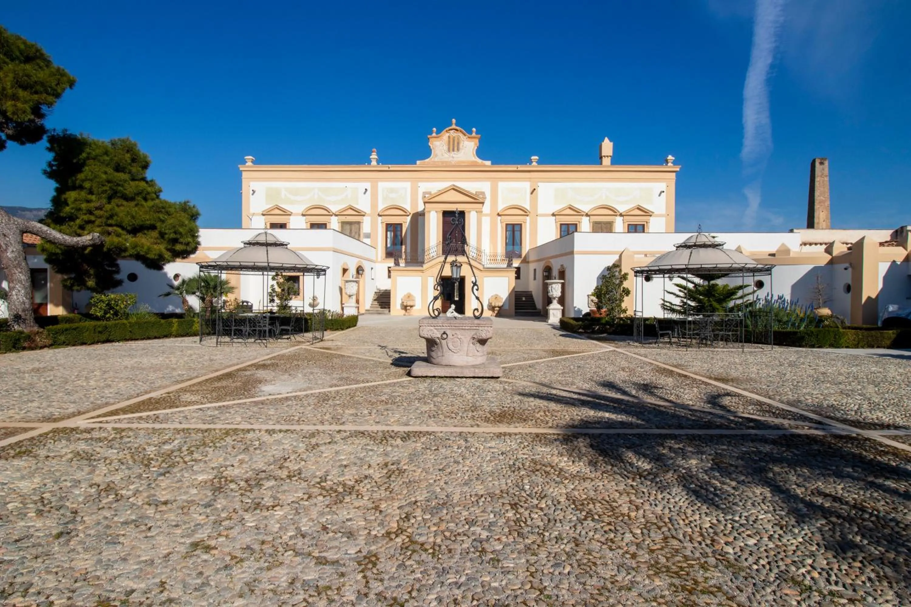 Property building in Villa del Gattopardo