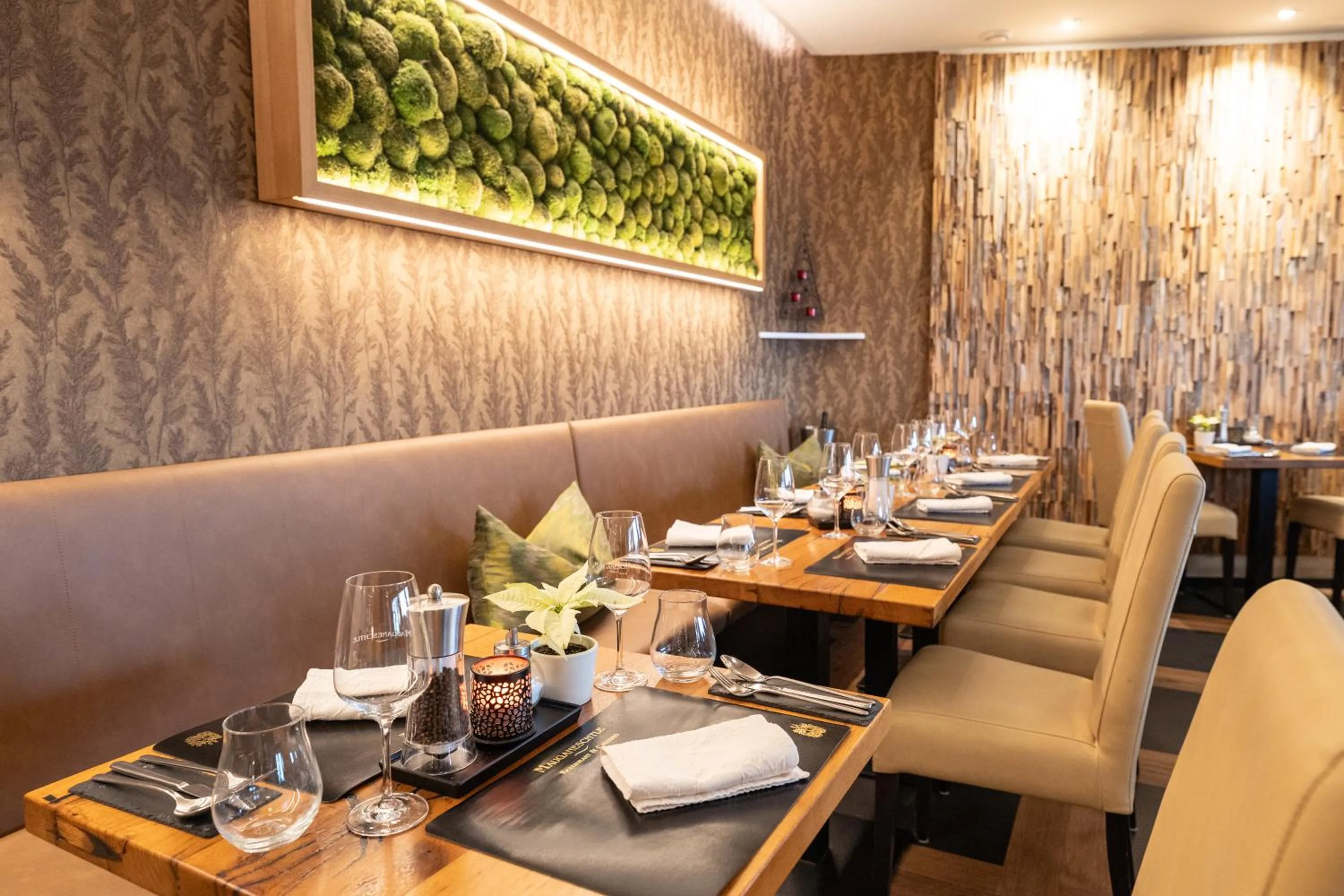 Restaurant/places to eat in Hotel Am Schloss *** Superior