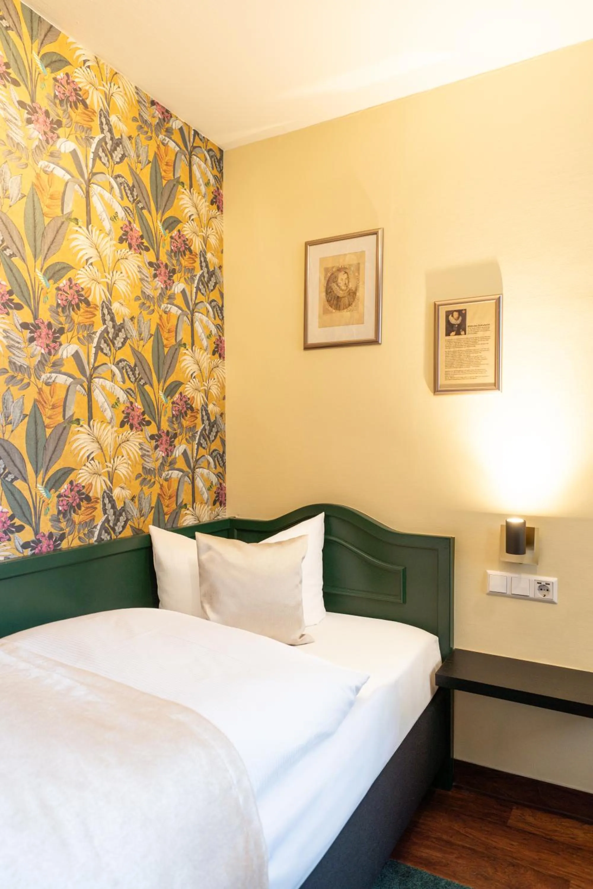 Bed in Hotel Am Schloss *** Superior