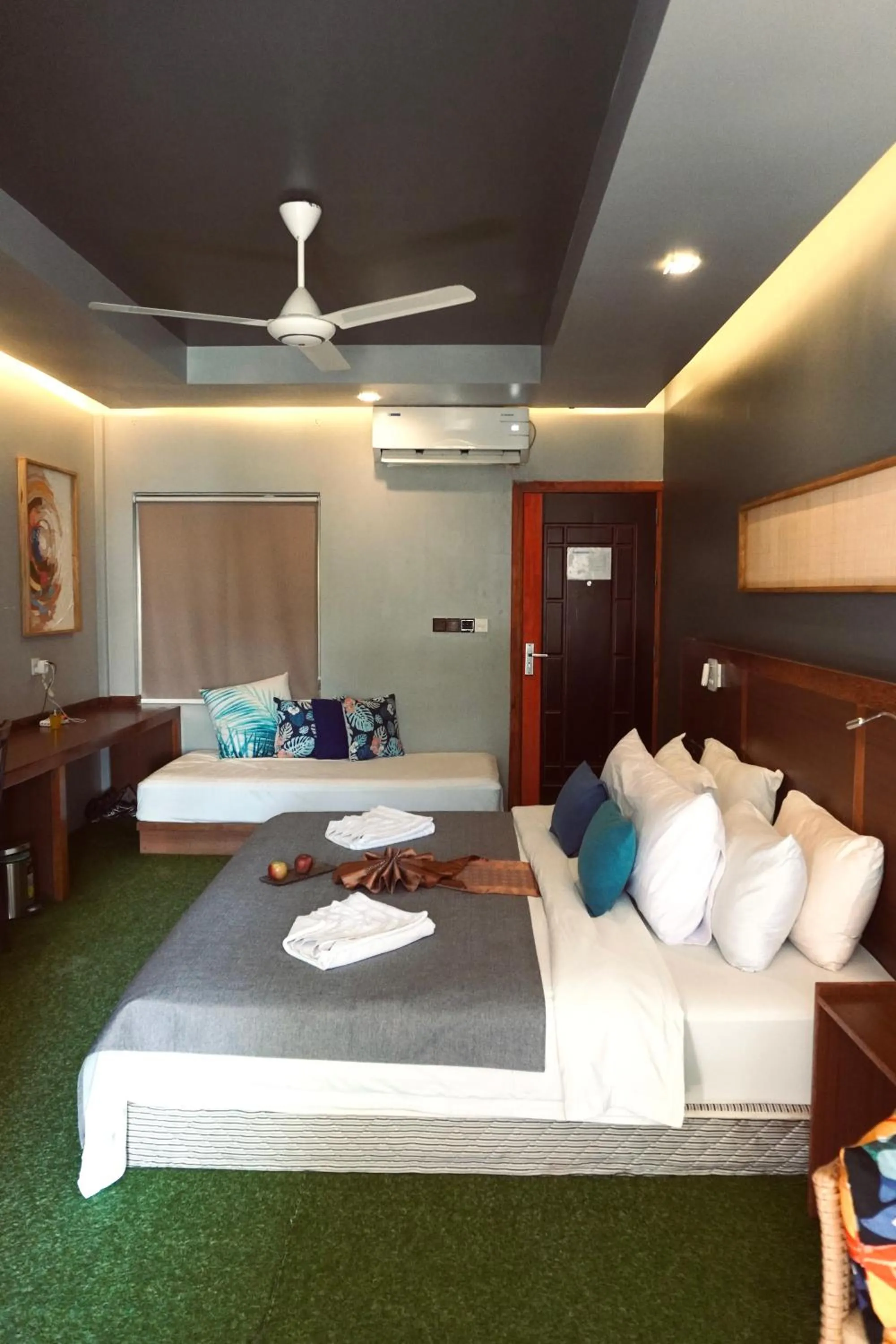 Bed in Maamadi Boutique