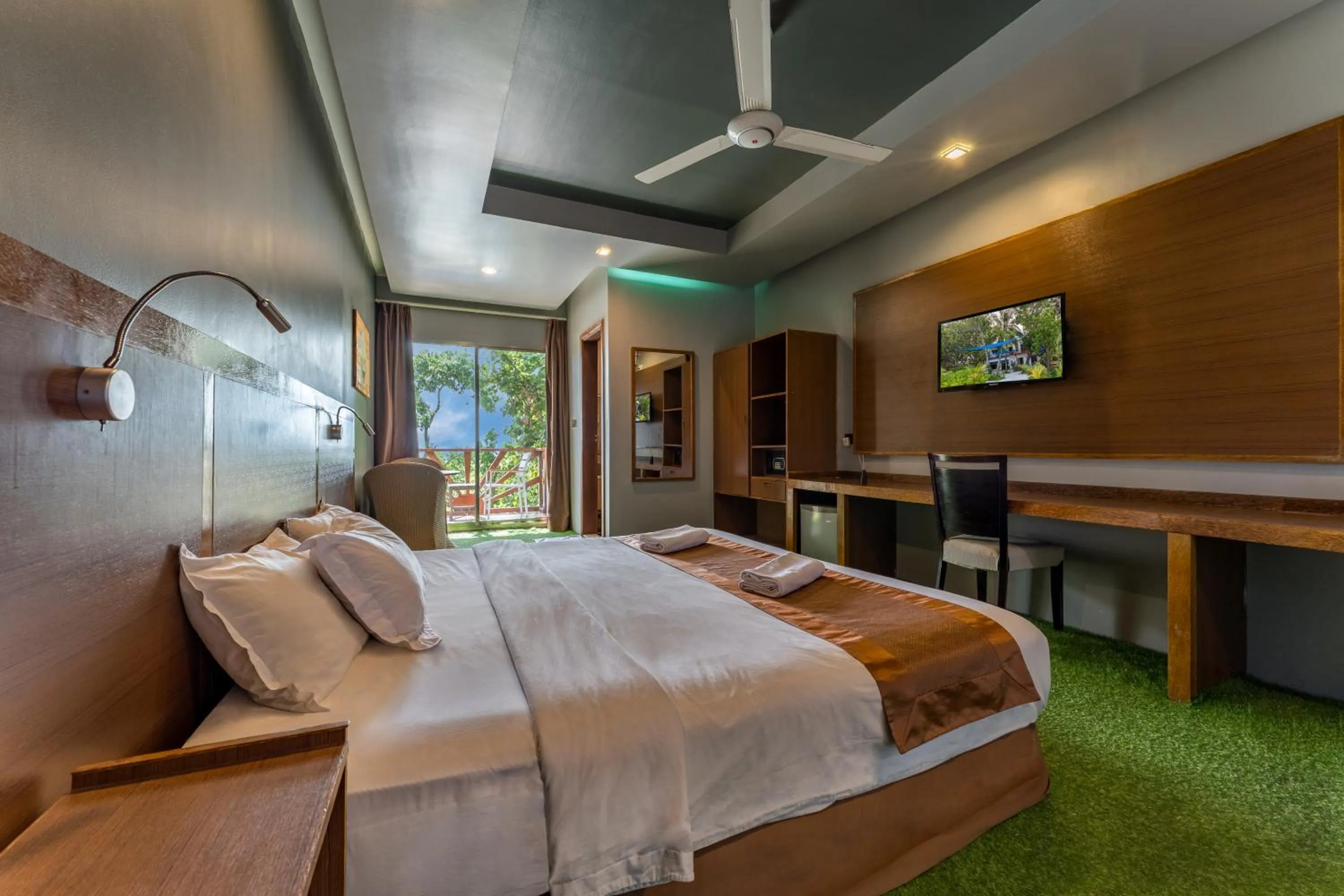 Bed in Maamadi Boutique