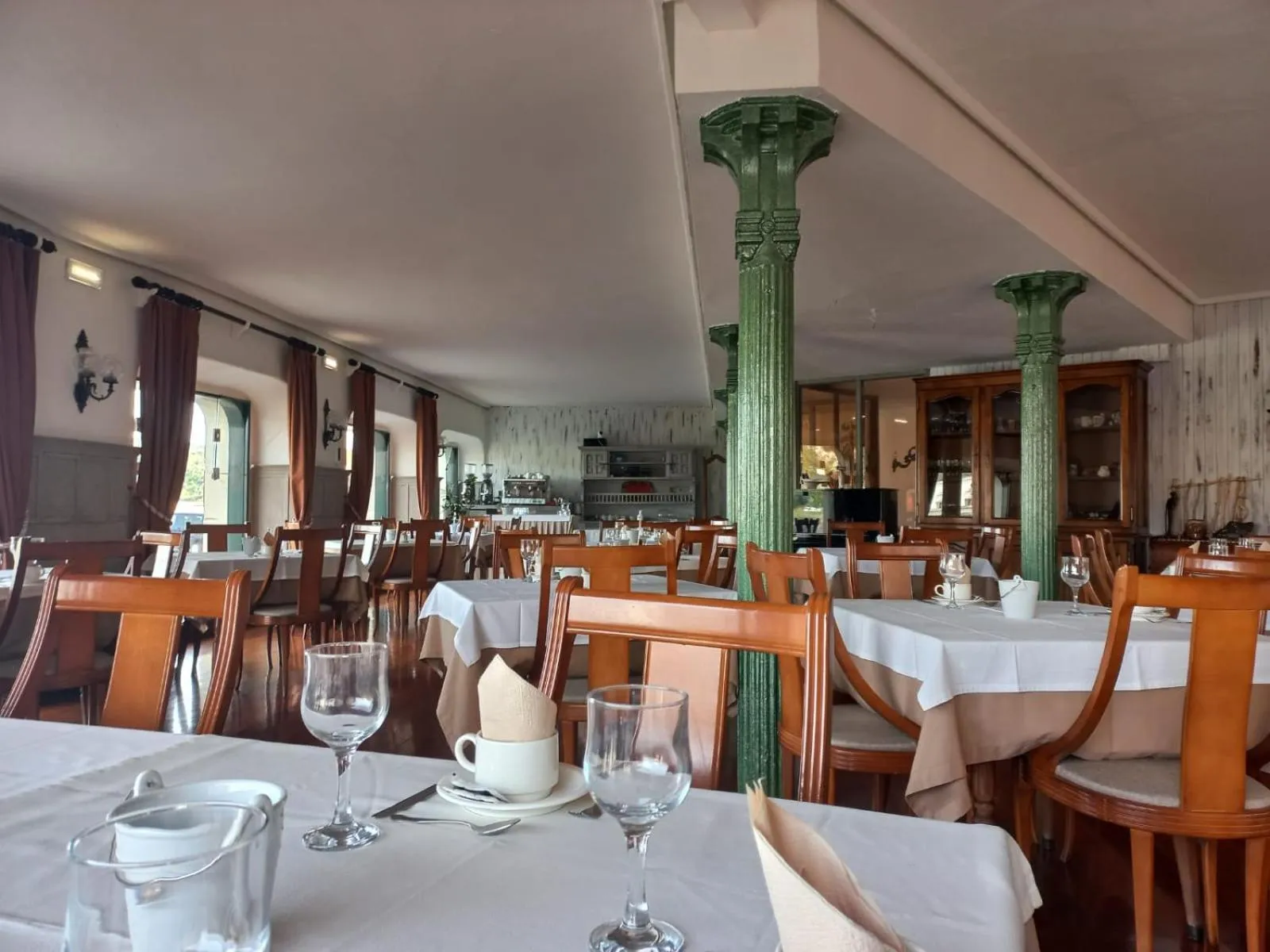 Dining area in Marina