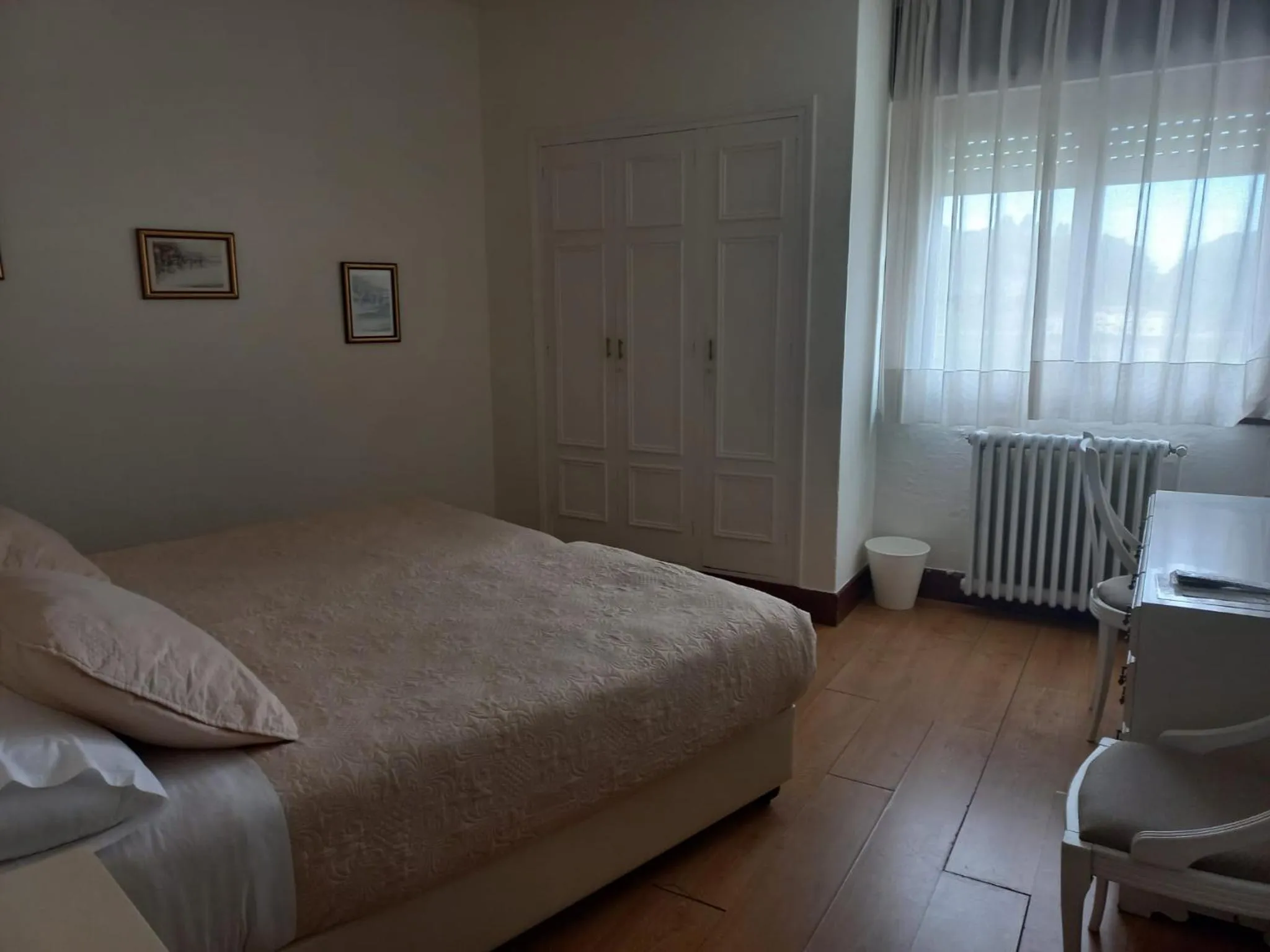 Photo of the whole room in Marina