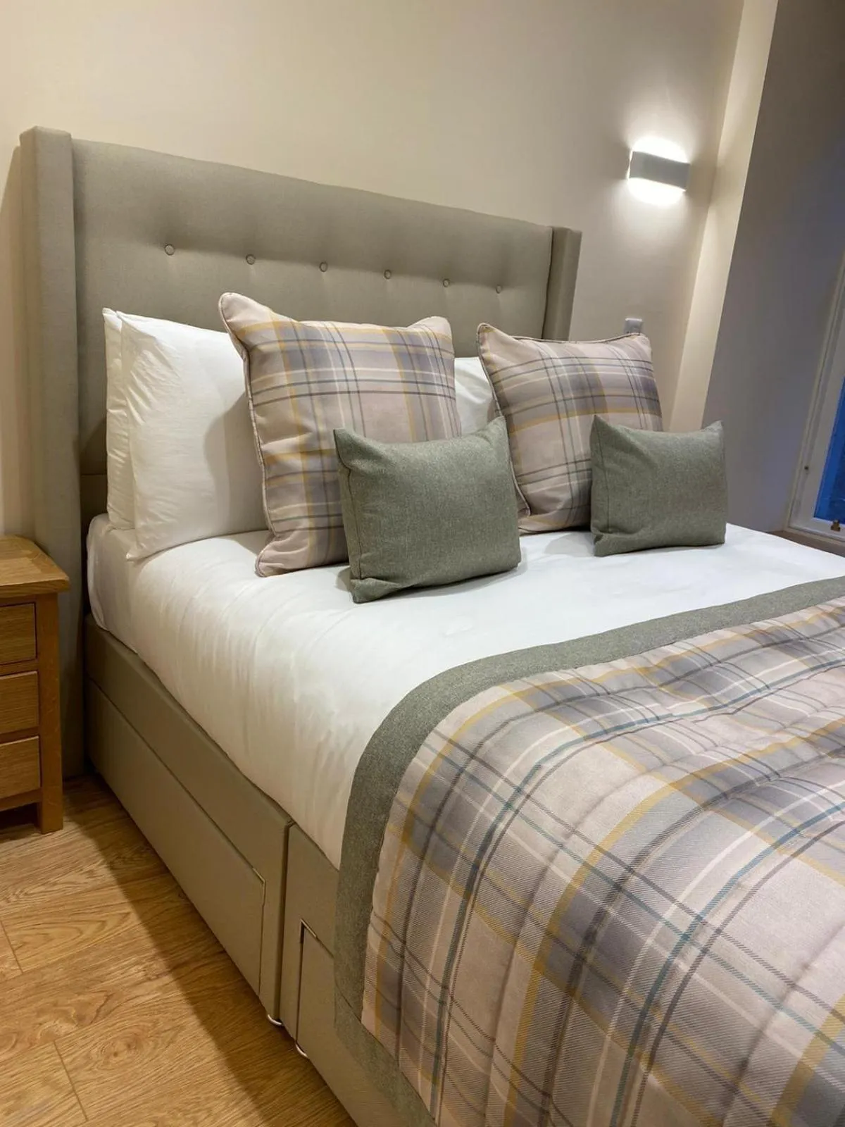 Bedroom, Bed in Waverley Inn Holiday Apartments