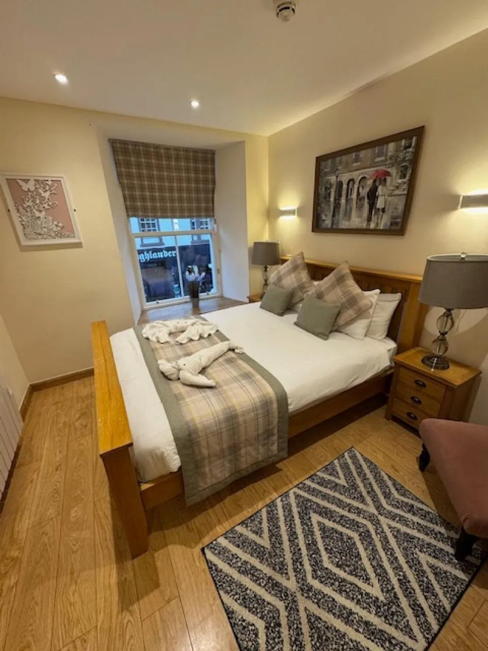 Deluxe Double Room with Shower in Waverley Inn Holiday Apartments