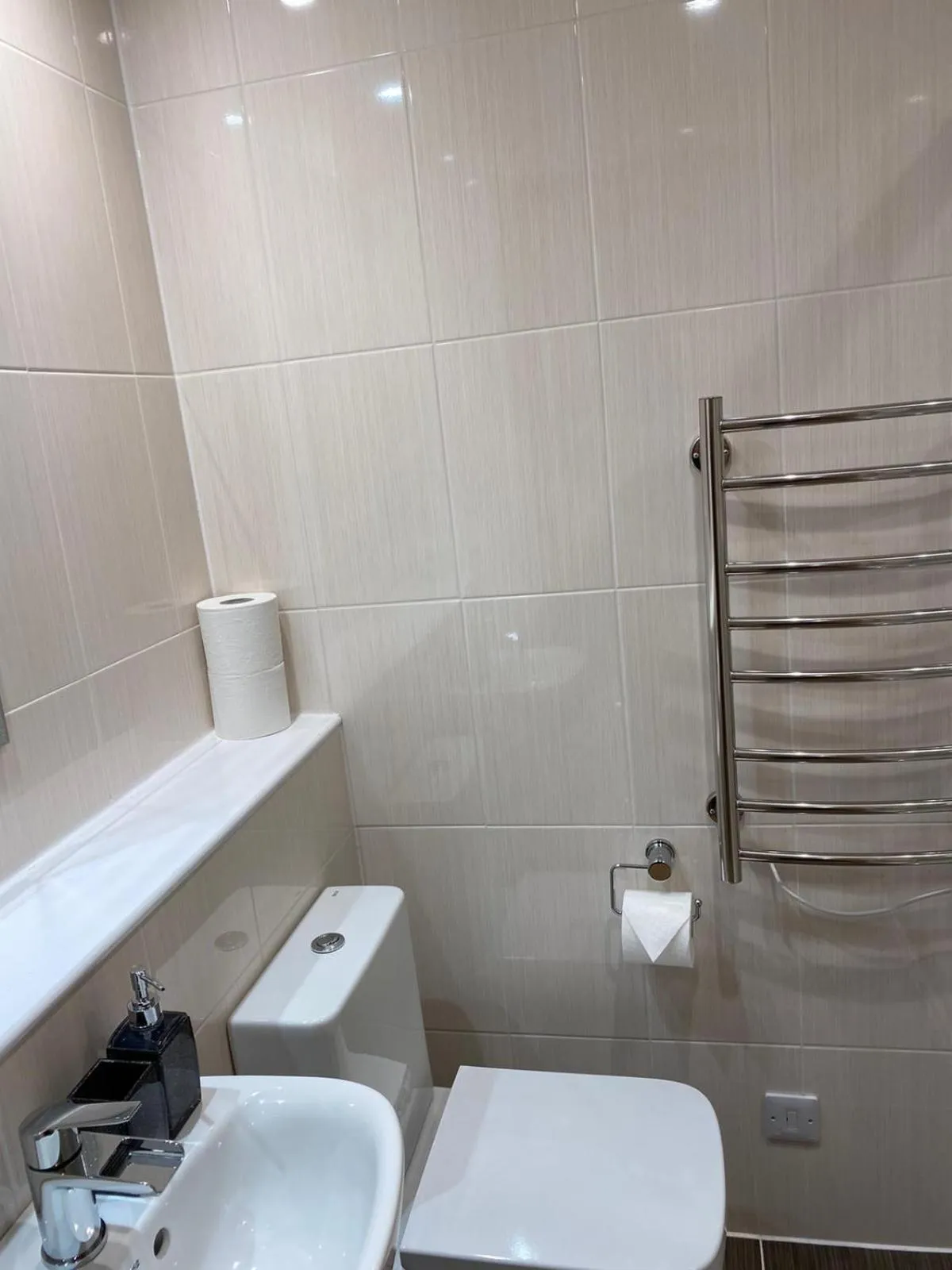 Kitchen or kitchenette in Waverley Inn Holiday Apartments