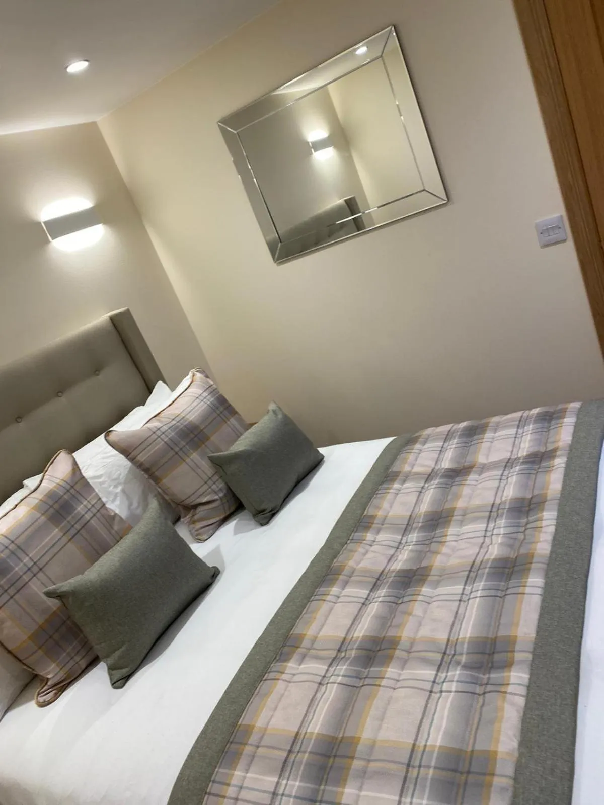 Bedroom, Bed in Waverley Inn Holiday Apartments