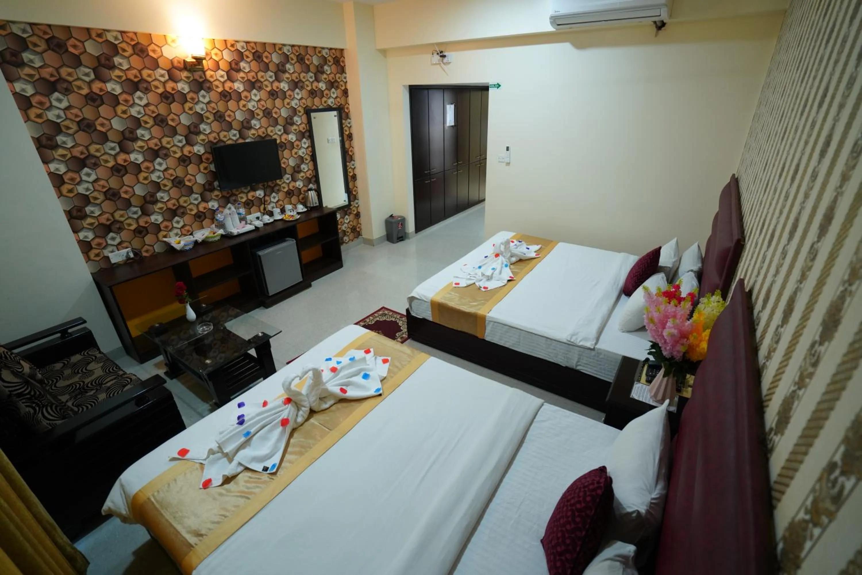 Bed in Grand Mostafa Hotel Ababil