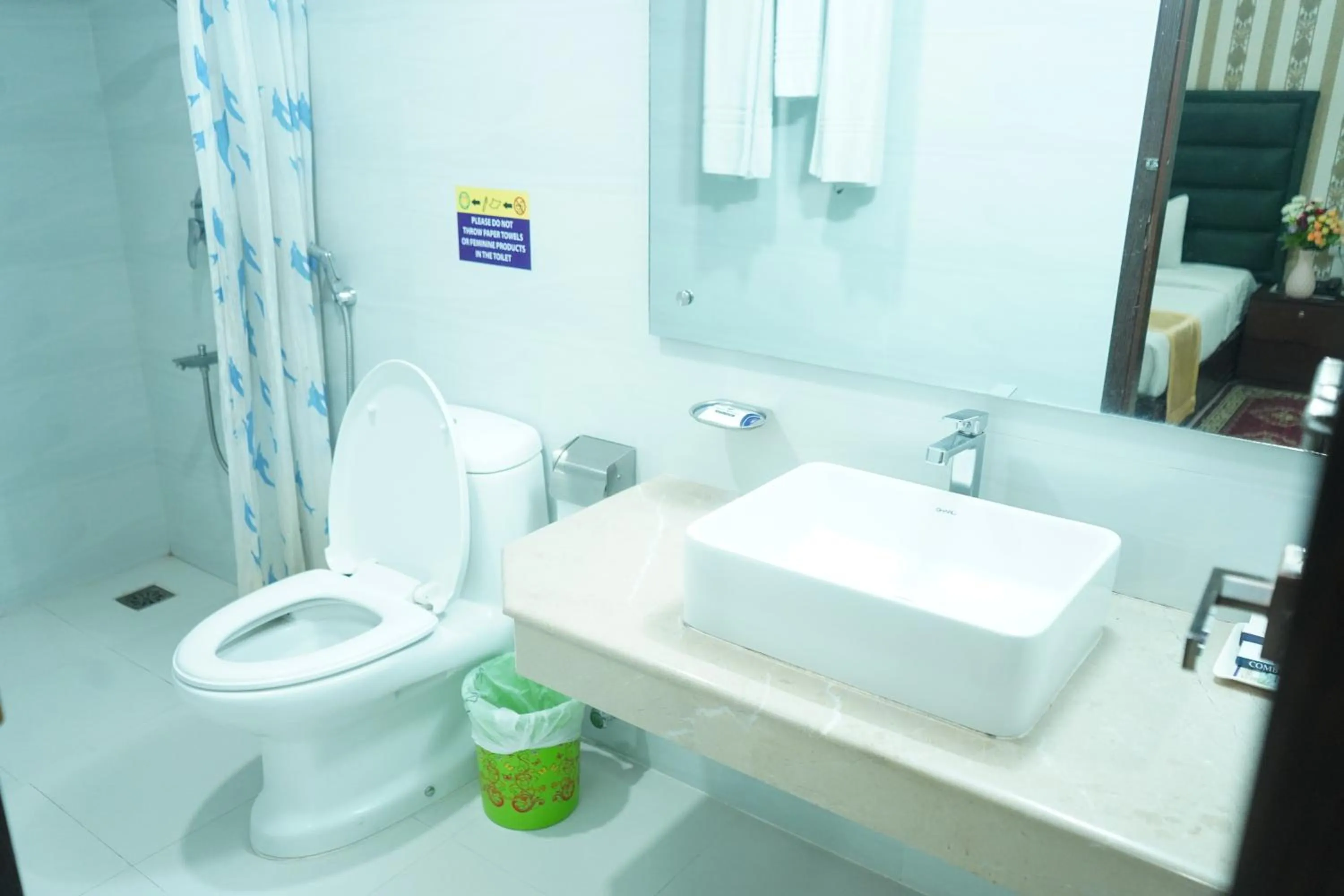 Shower in Grand Mostafa Hotel Ababil