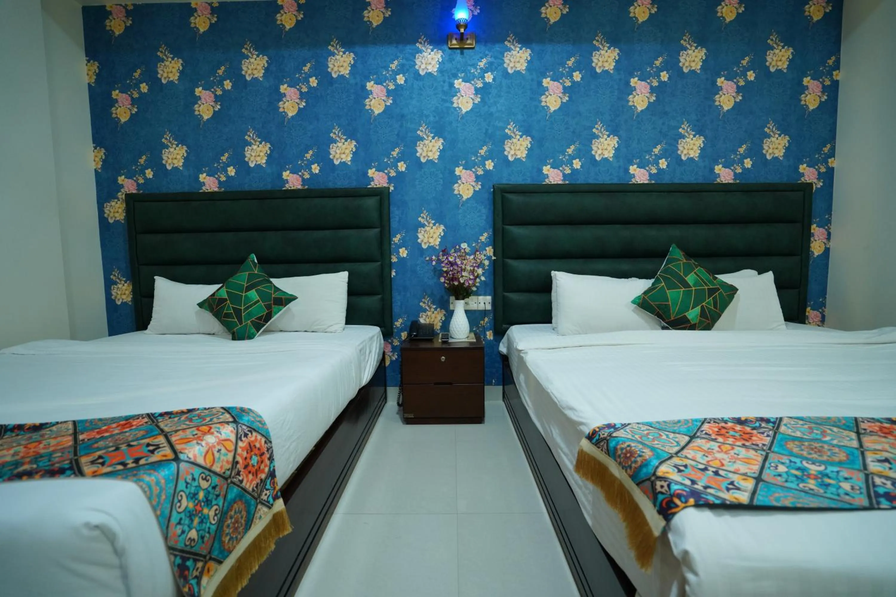 Bed in Grand Mostafa Hotel Ababil