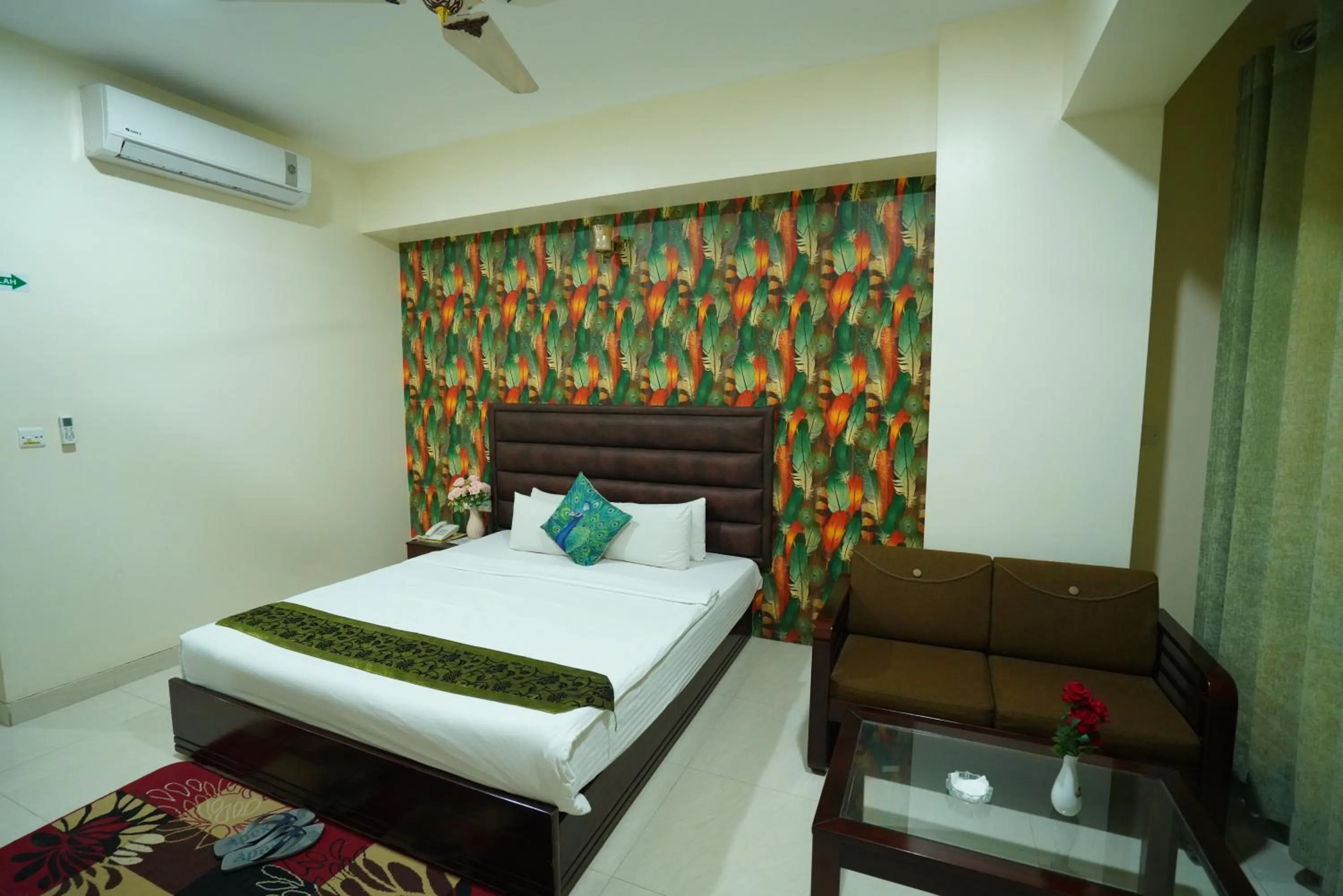 Bed in Grand Mostafa Hotel Ababil