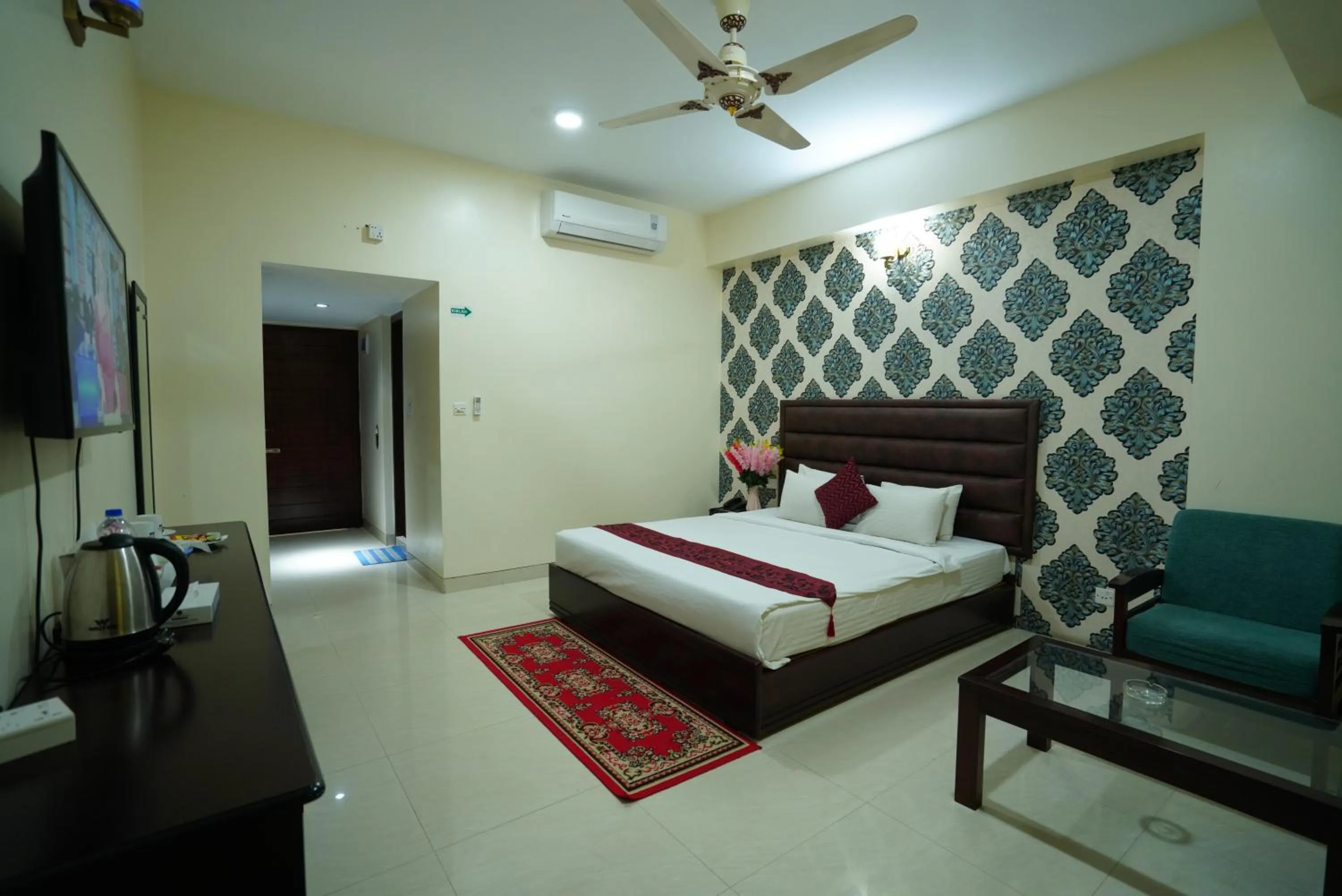 Bed in Grand Mostafa Hotel Ababil