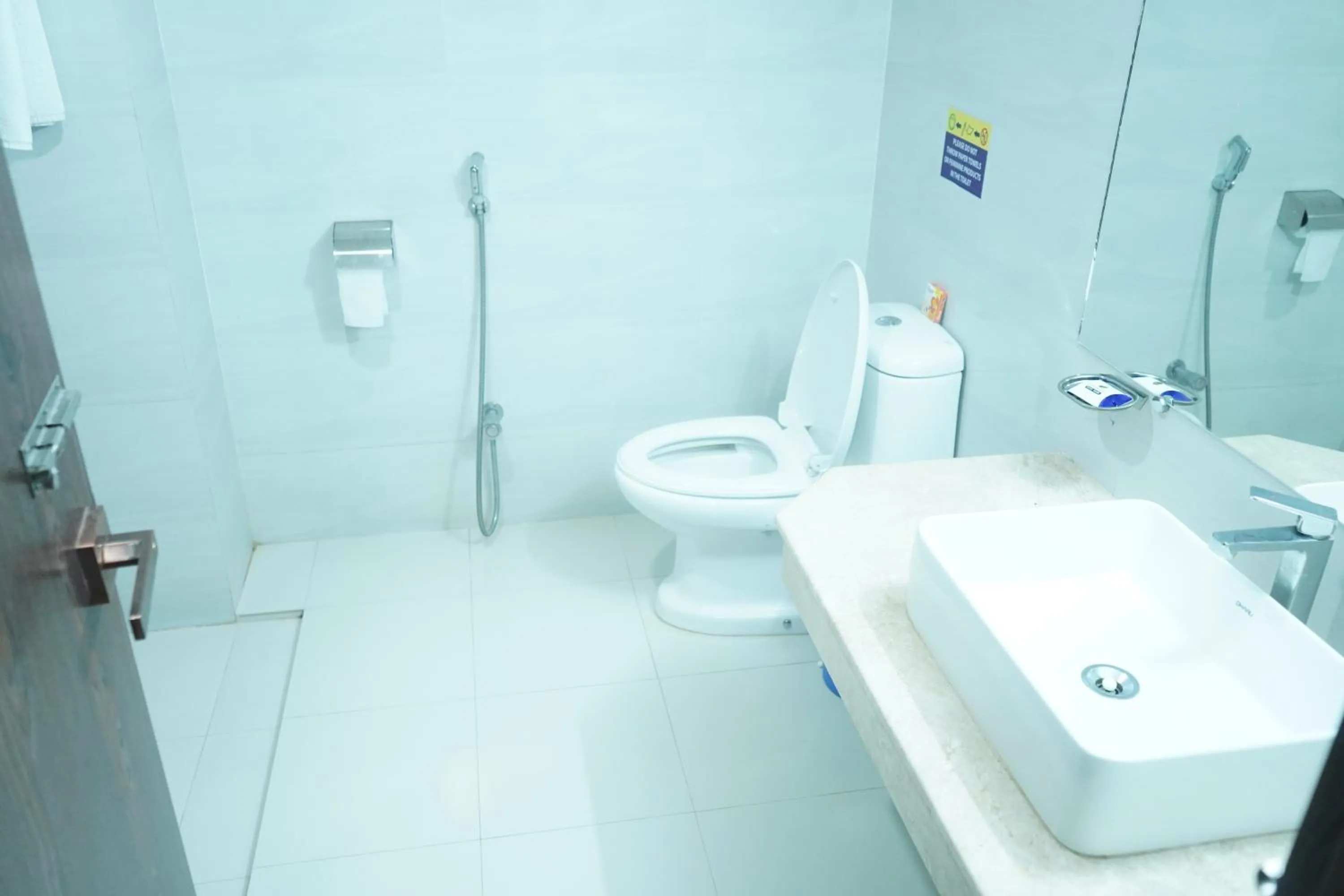 Shower in Grand Mostafa Hotel Ababil