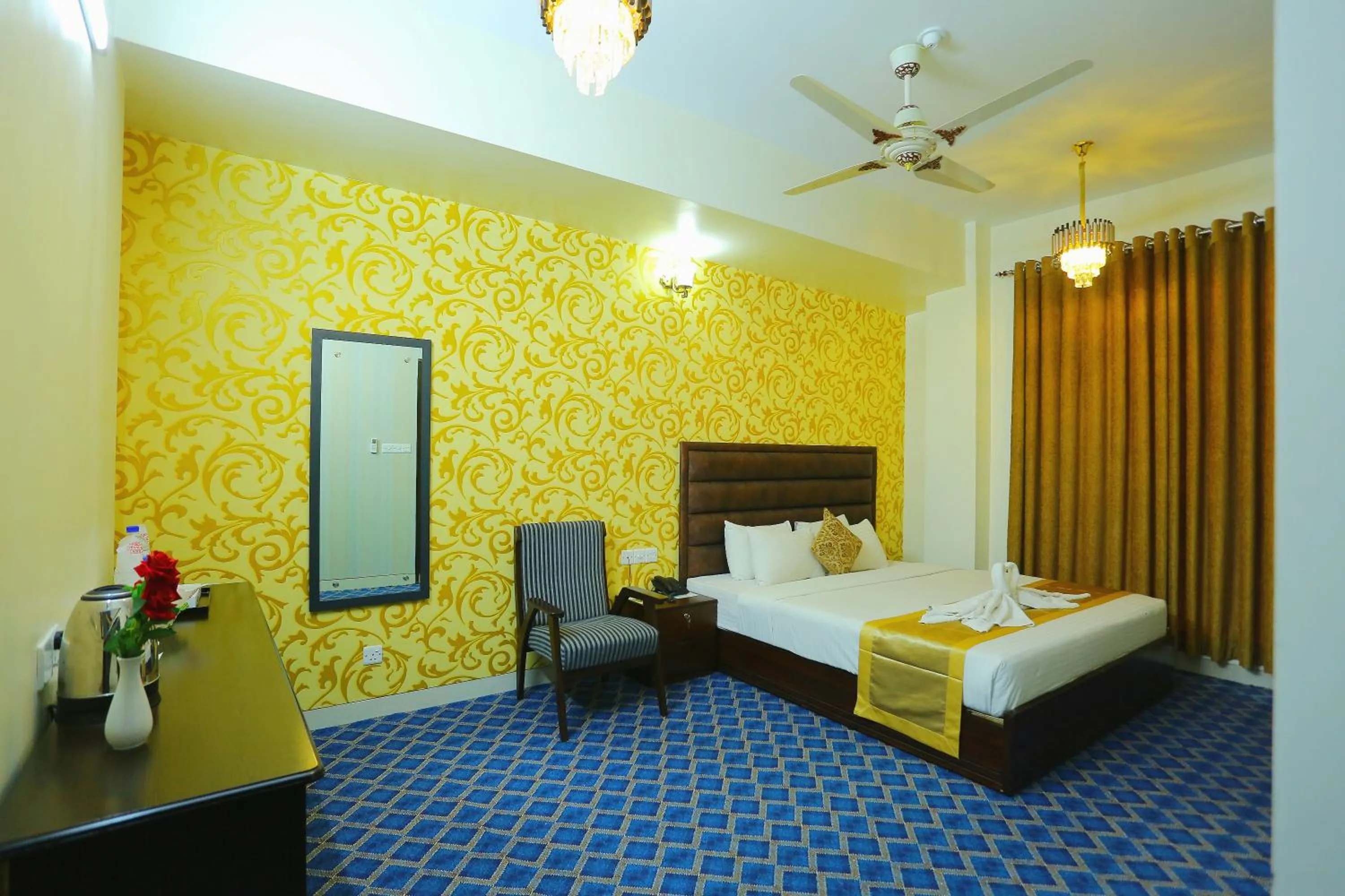 Bed in Grand Mostafa Hotel Ababil