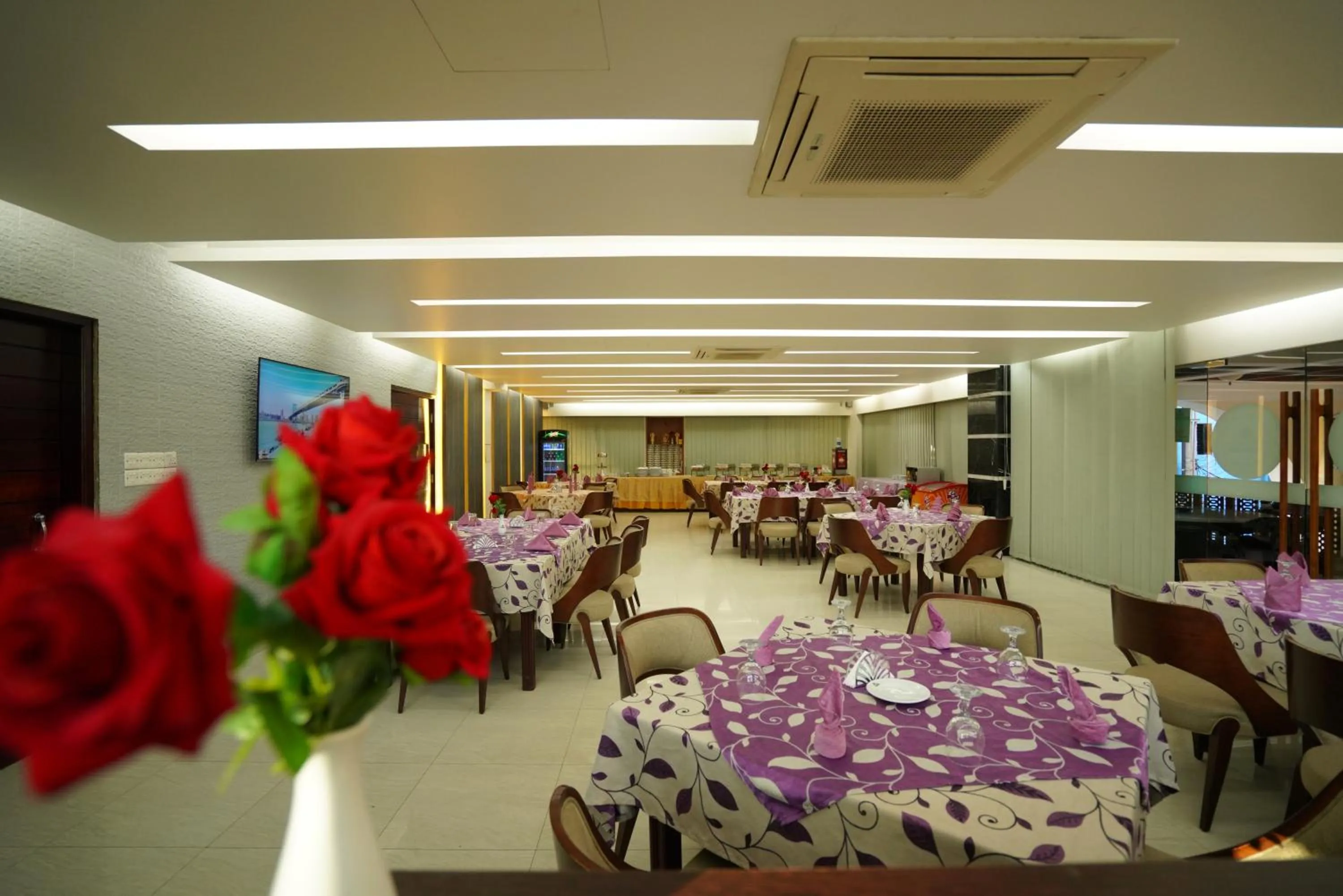 Restaurant/places to eat in Grand Mostafa Hotel Ababil